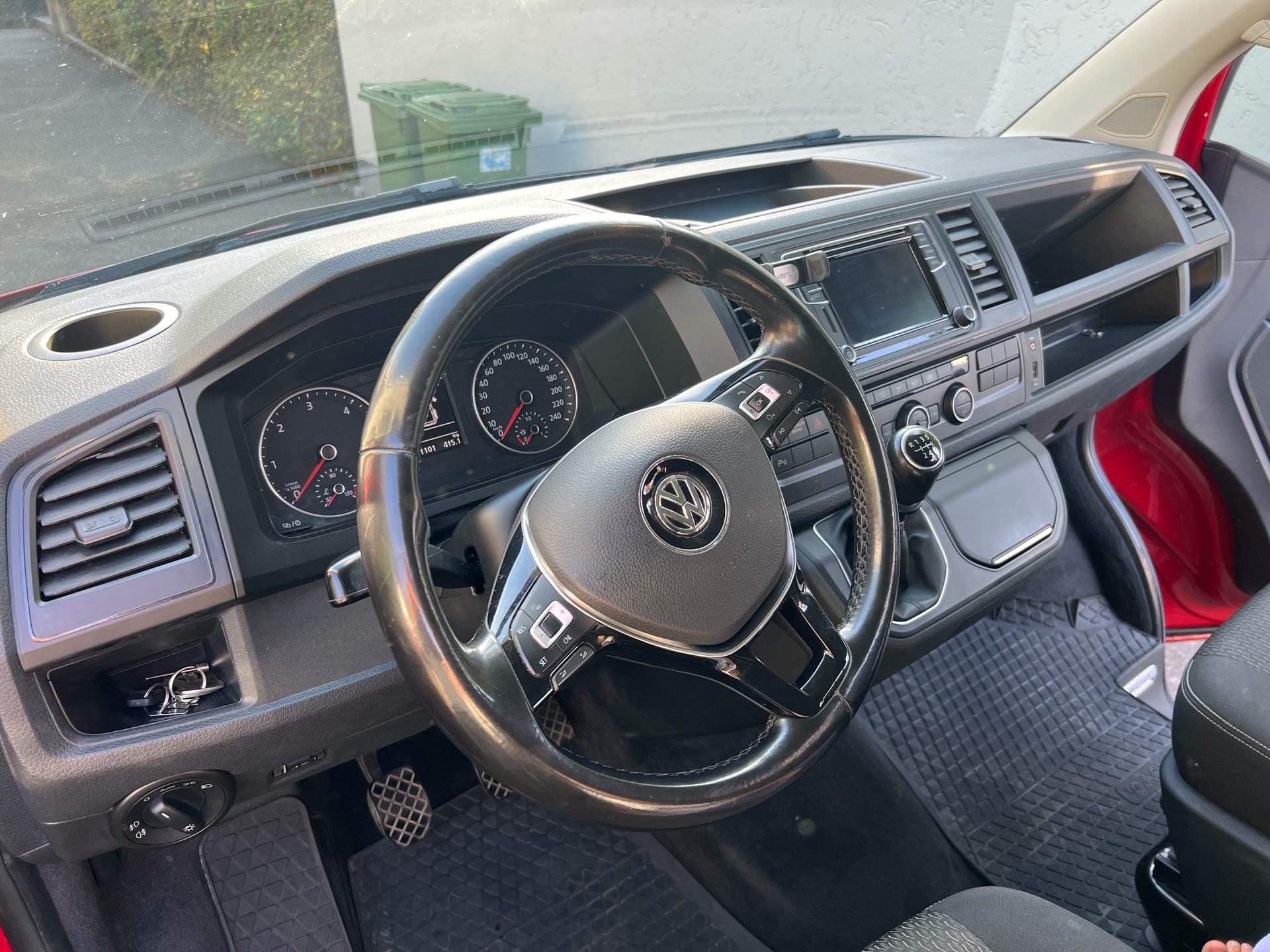VW Multivan 2.0 TDI-image-5