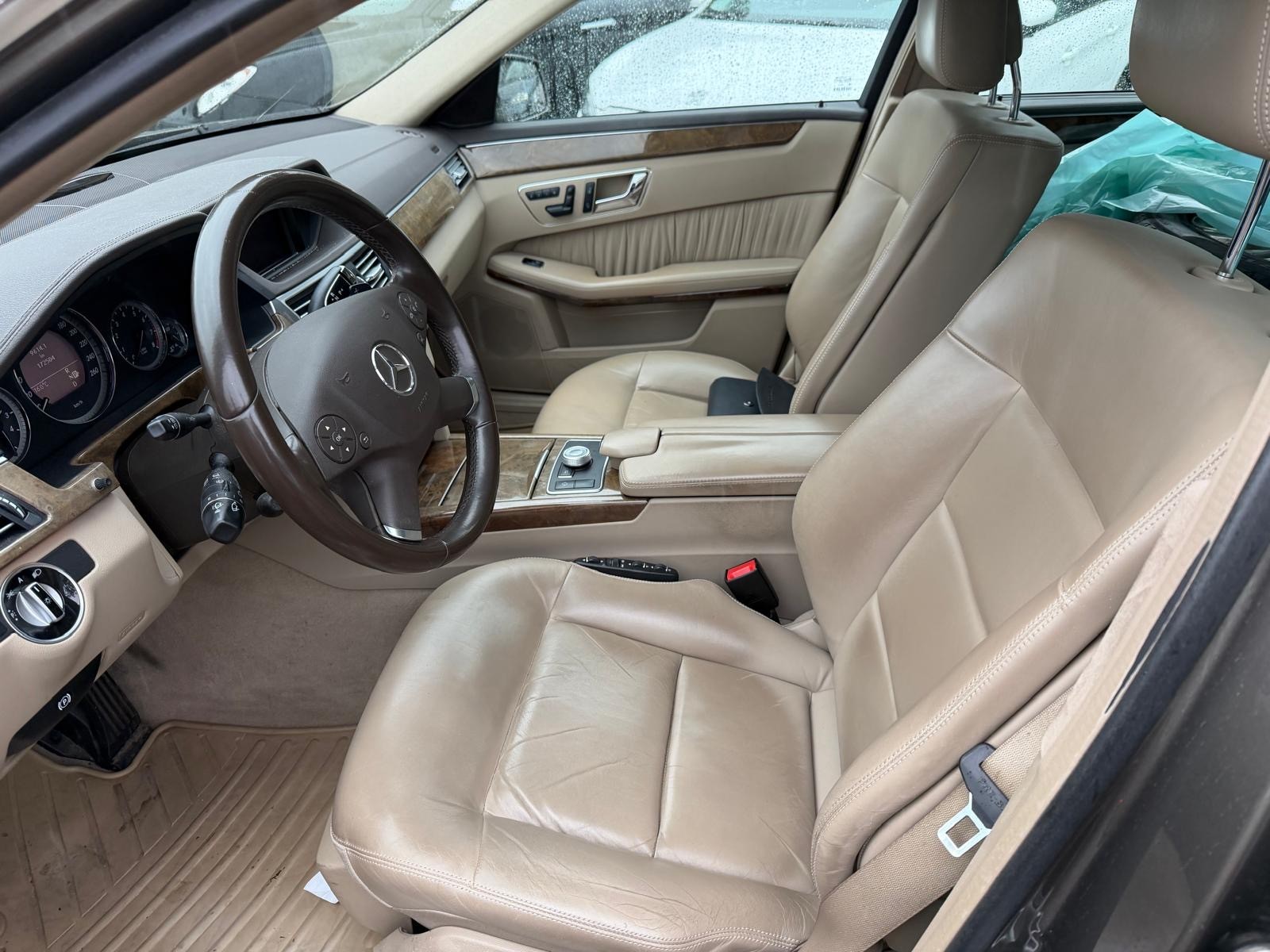 MERCEDES-BENZ E 350 Avantgarde 4Matic 7G-Tronic-image-6