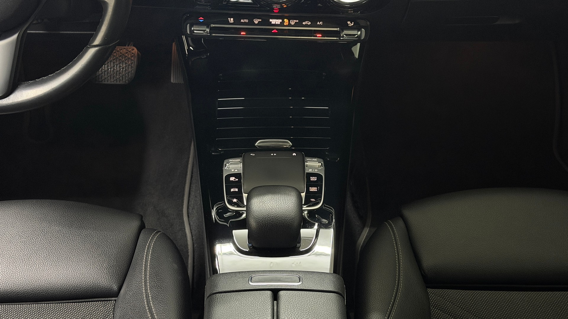 MERCEDES-BENZ A 180 7G-DCT-image-14