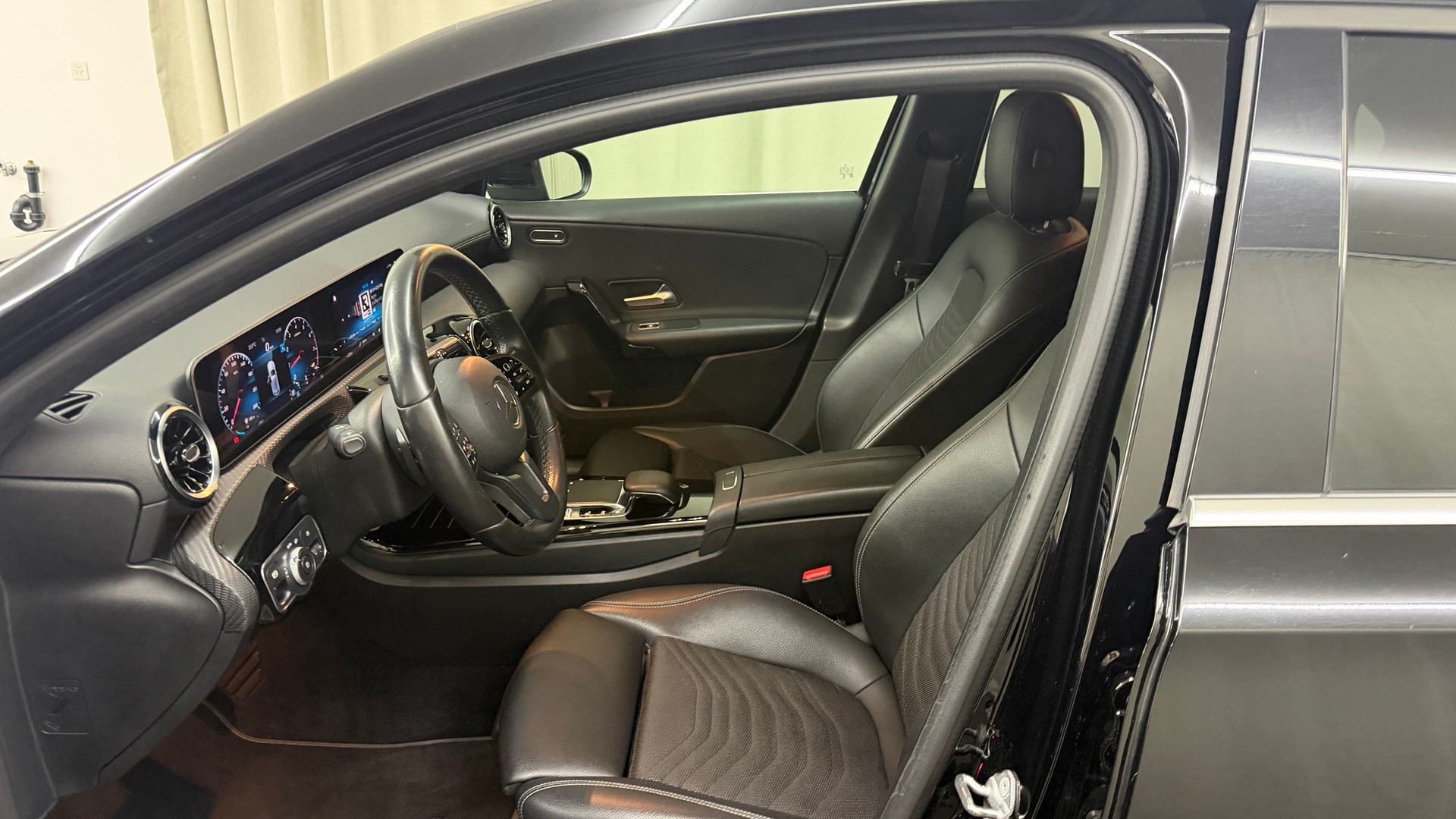 MERCEDES-BENZ A 180 7G-DCT-image-6