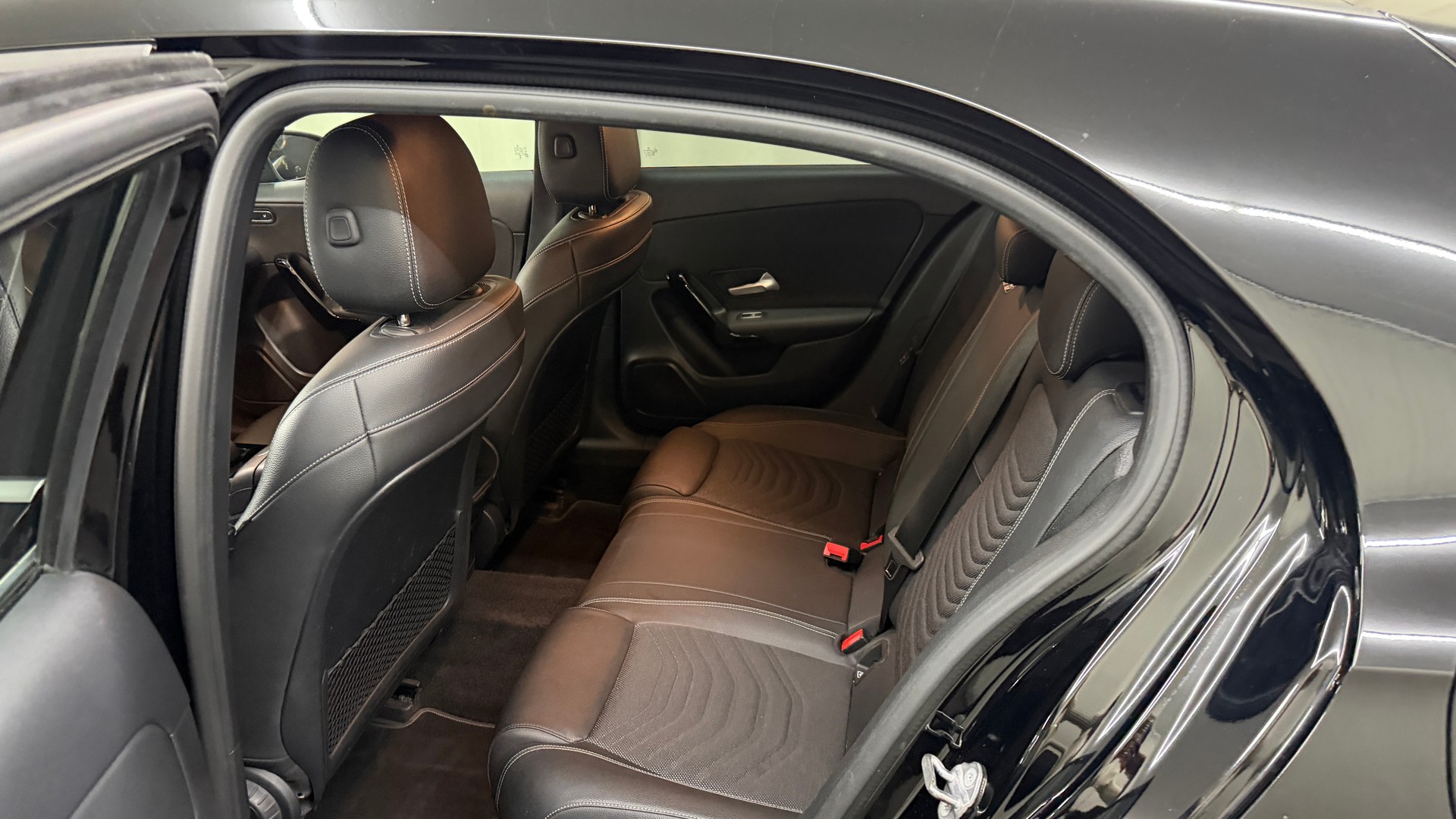 MERCEDES-BENZ A 180 7G-DCT-image-12