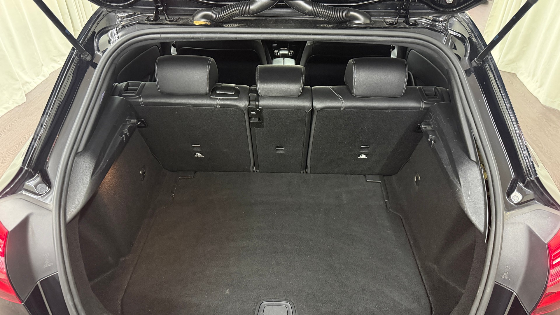 MERCEDES-BENZ A 180 7G-DCT-image-15