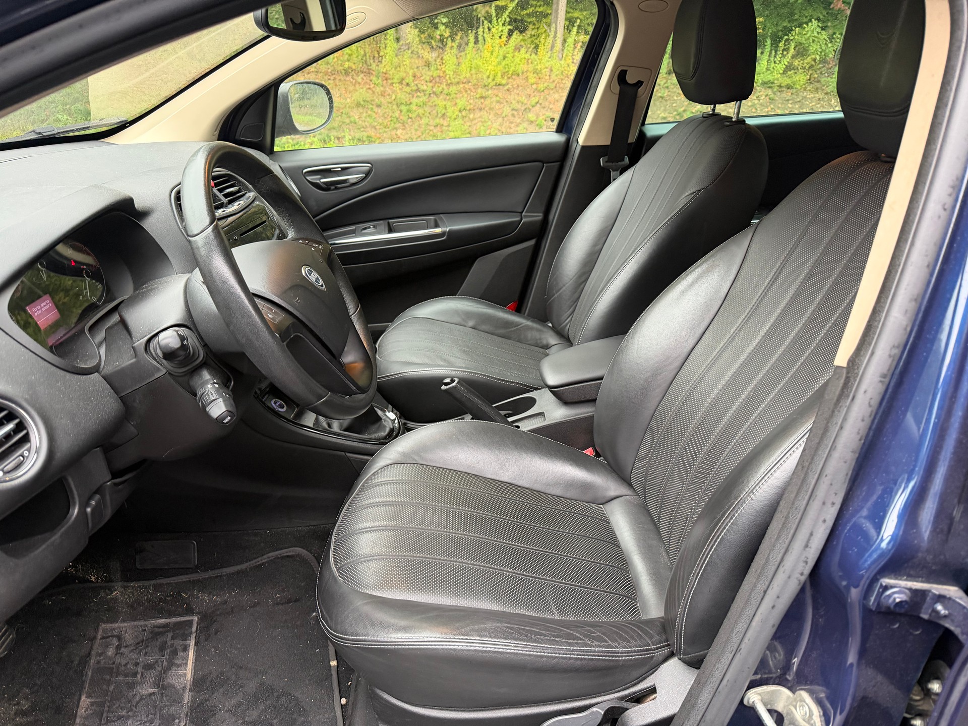 LANCIA Delta 1.6 16V D-Multijet Gold Selectronic-image-9