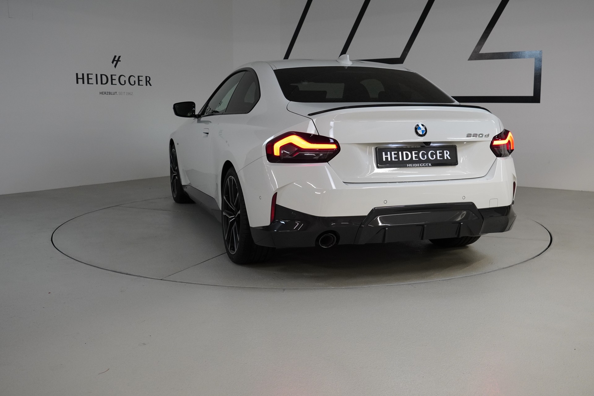 BMW 220d M Sport Pro-image-4