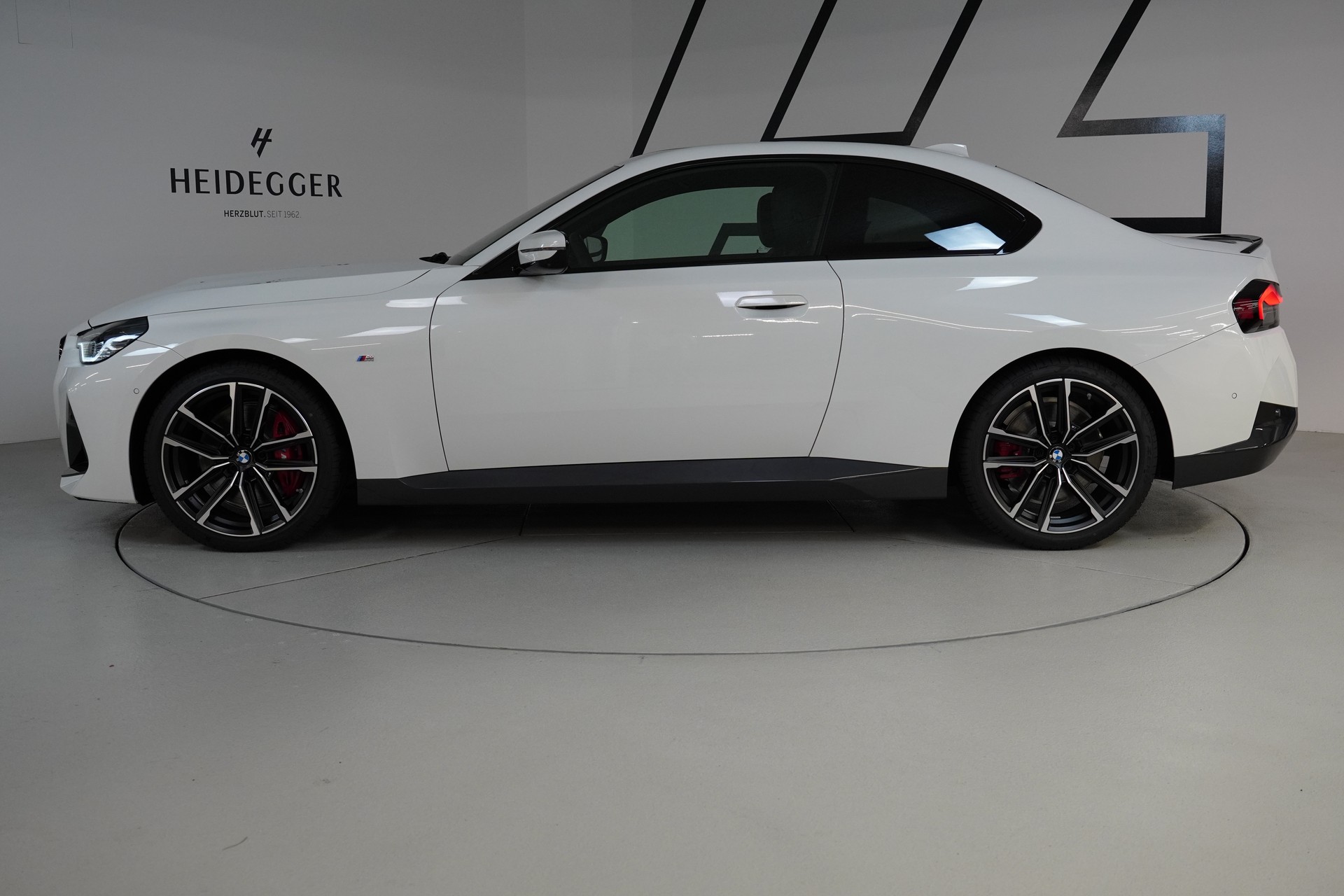 BMW 220d M Sport Pro-image-3