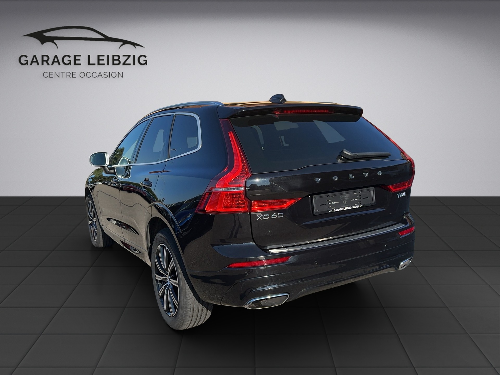 VOLVO XC60 2.0 T6 R-Design AWD-image-2