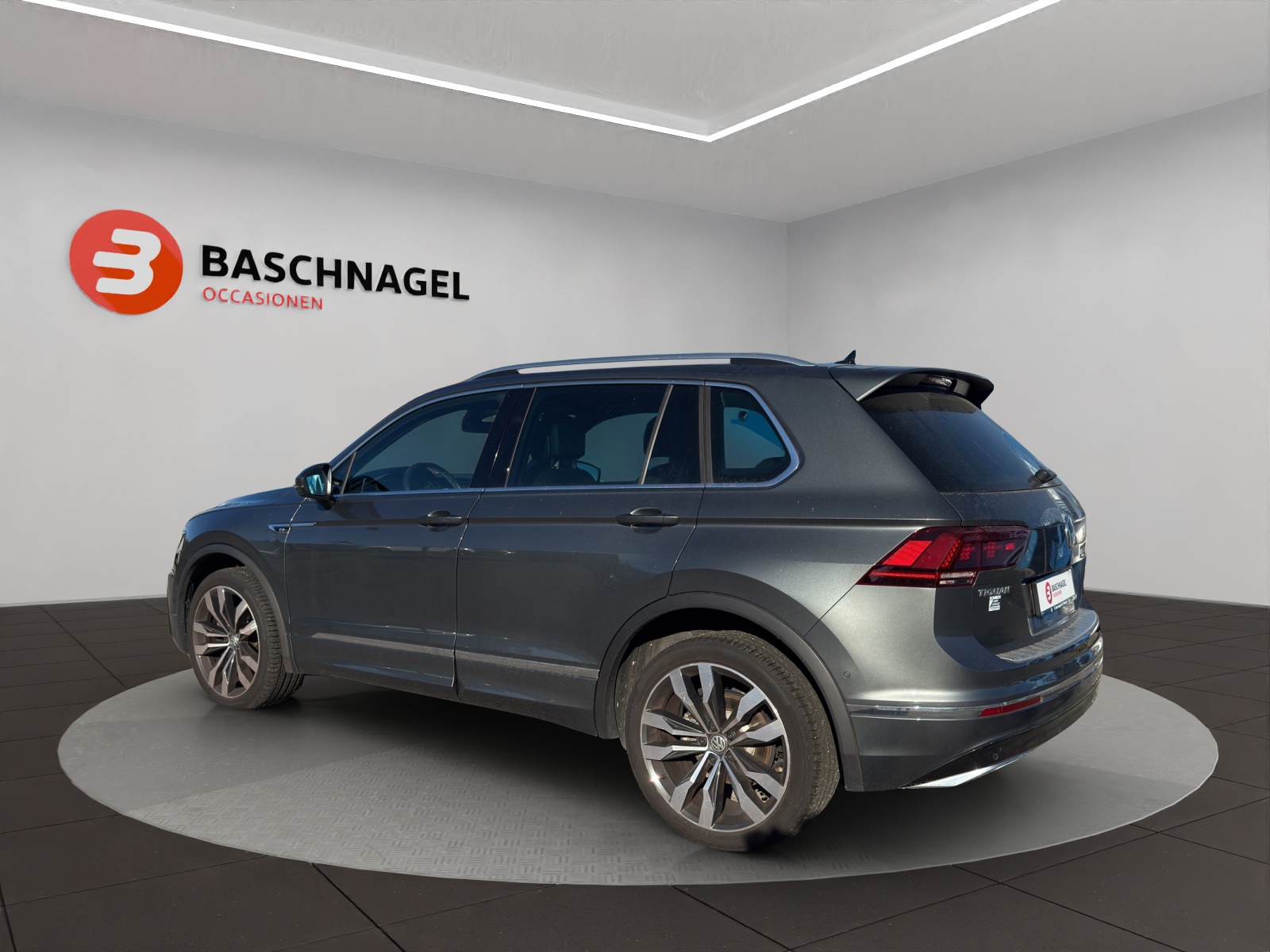 VW Tiguan 2.0TSI Highline 4Motion DSG-image-2