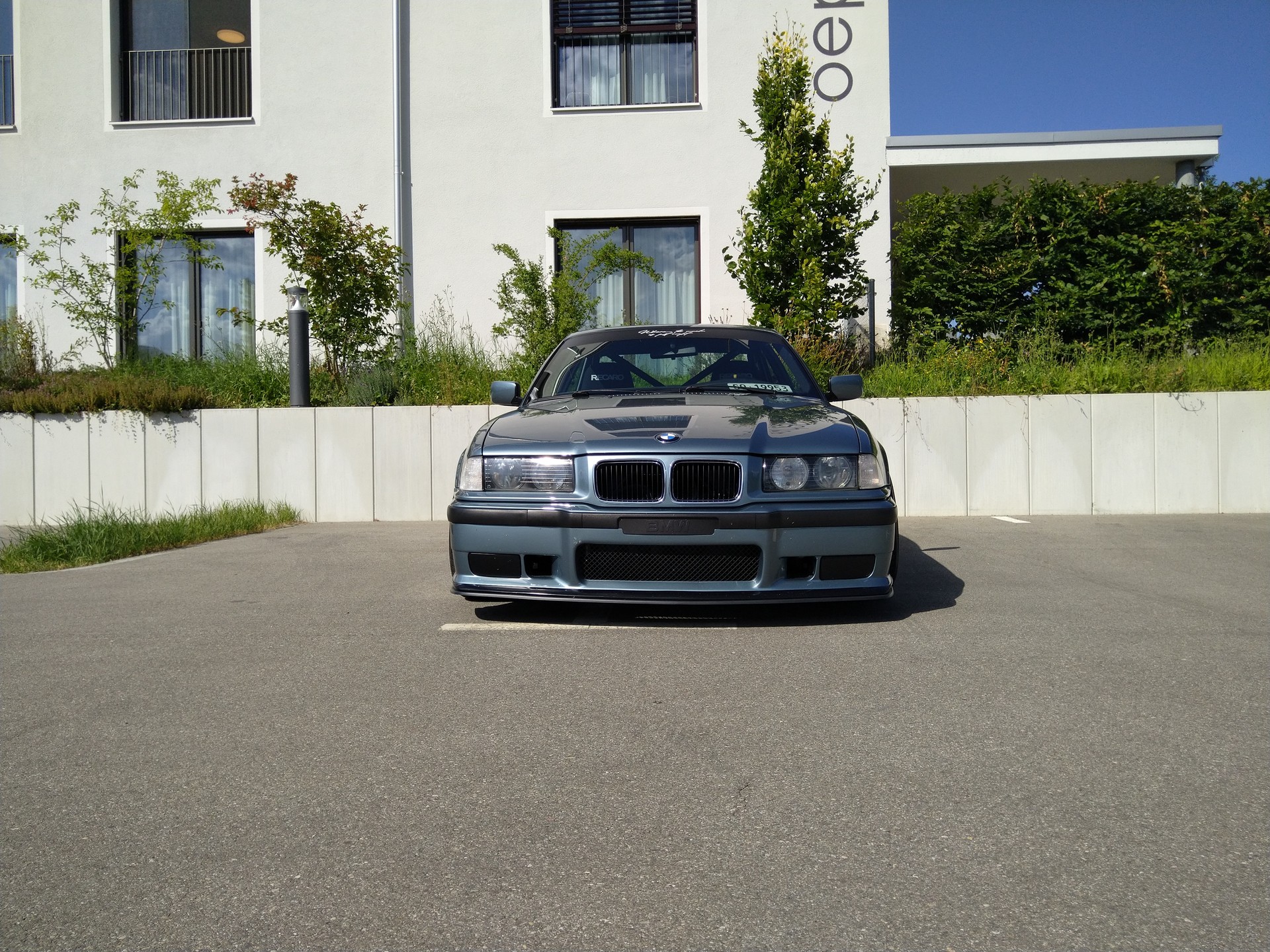 BMW 328i-image-1