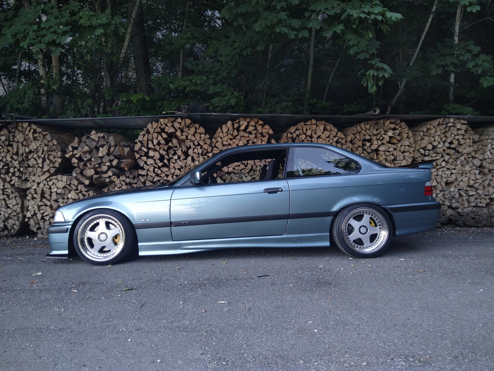 BMW 328i-image-0
