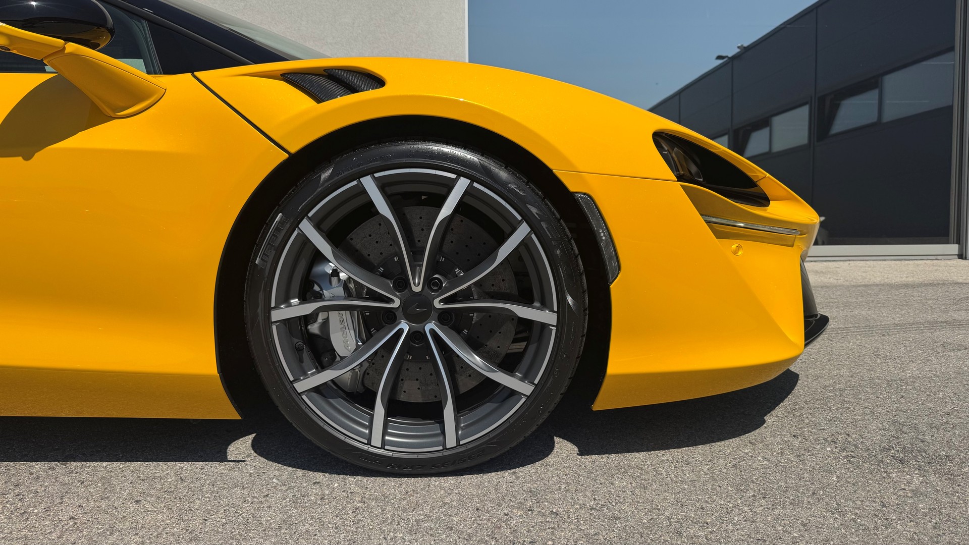 McLAREN Artura Spider Performance-image-2