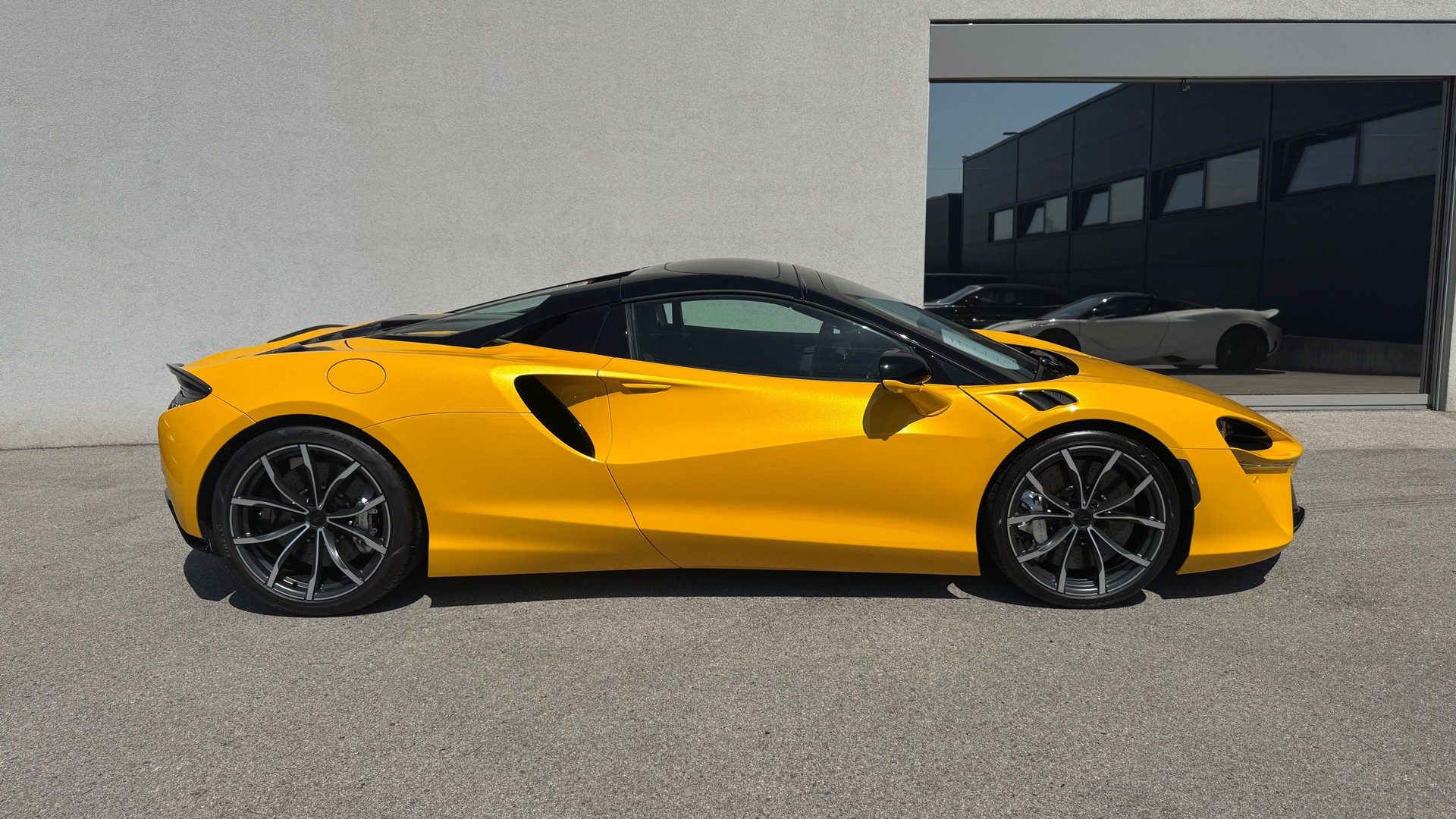 McLAREN Artura Spider Performance-image-3