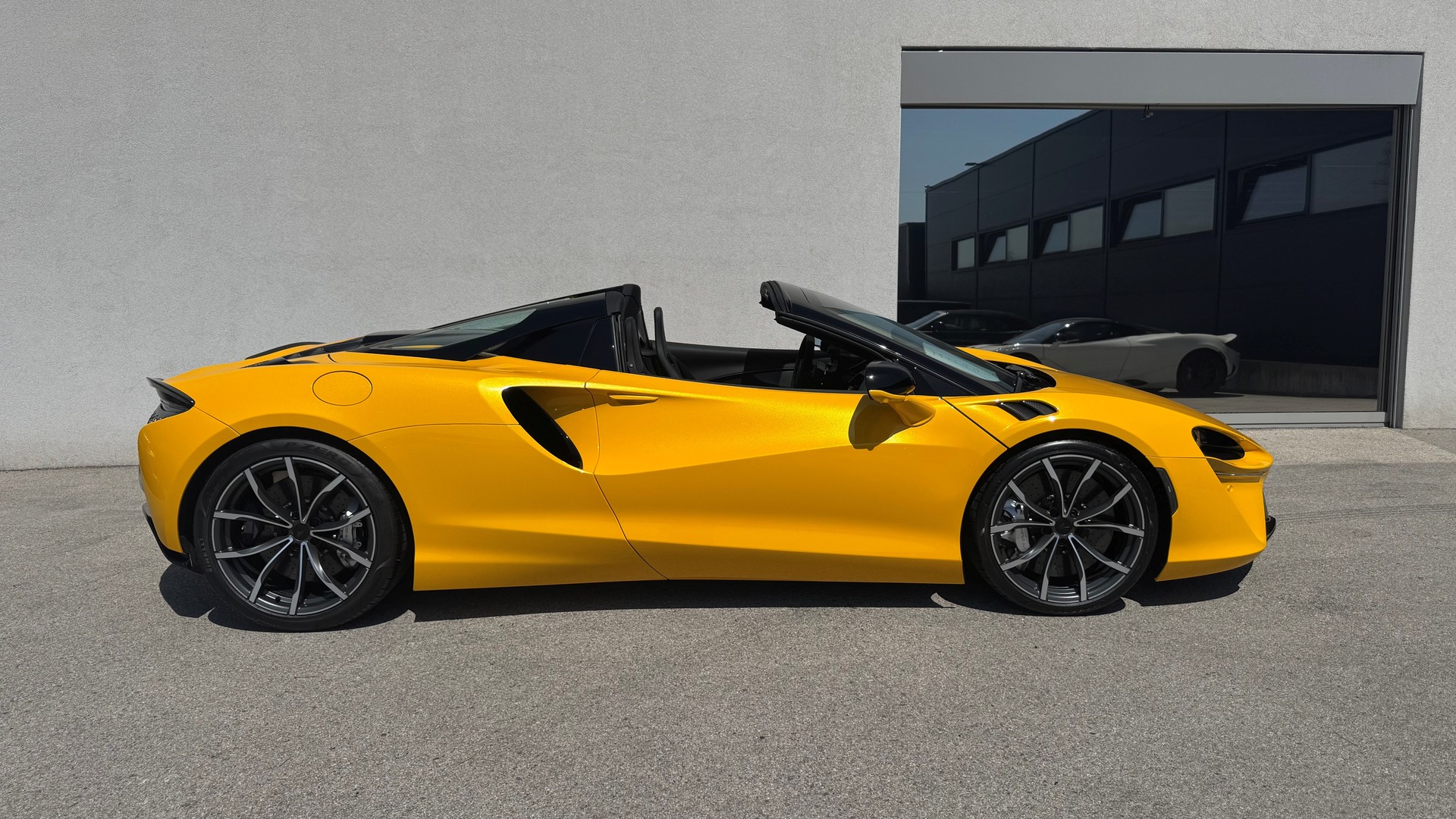 McLAREN Artura Spider Performance-image-4