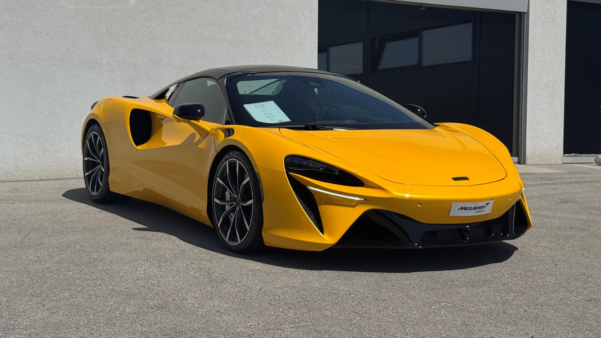 McLAREN Artura Spider Performance-image-0