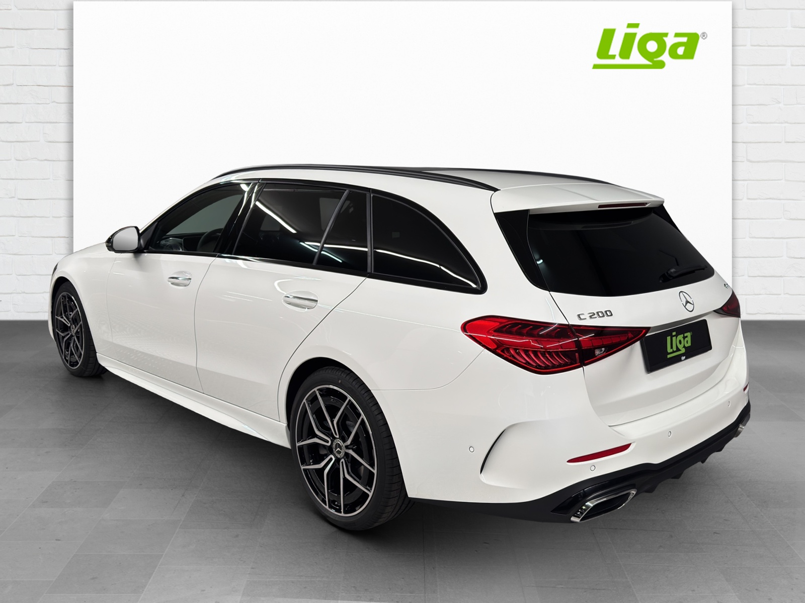 MERCEDES-BENZ C 200 AMG Line 4Matic T-Modell-image-3