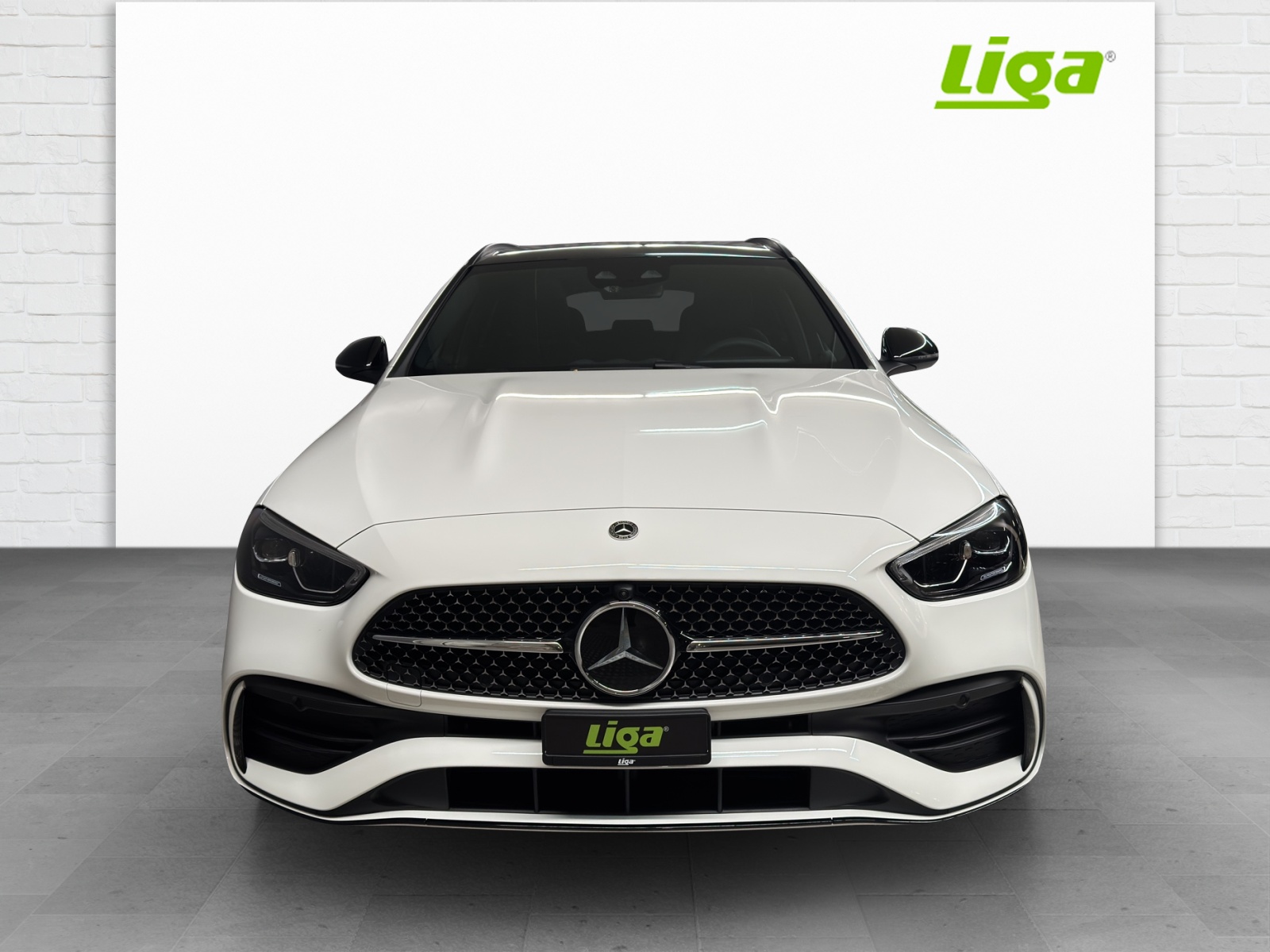 MERCEDES-BENZ C 200 AMG Line 4Matic T-Modell-image-2