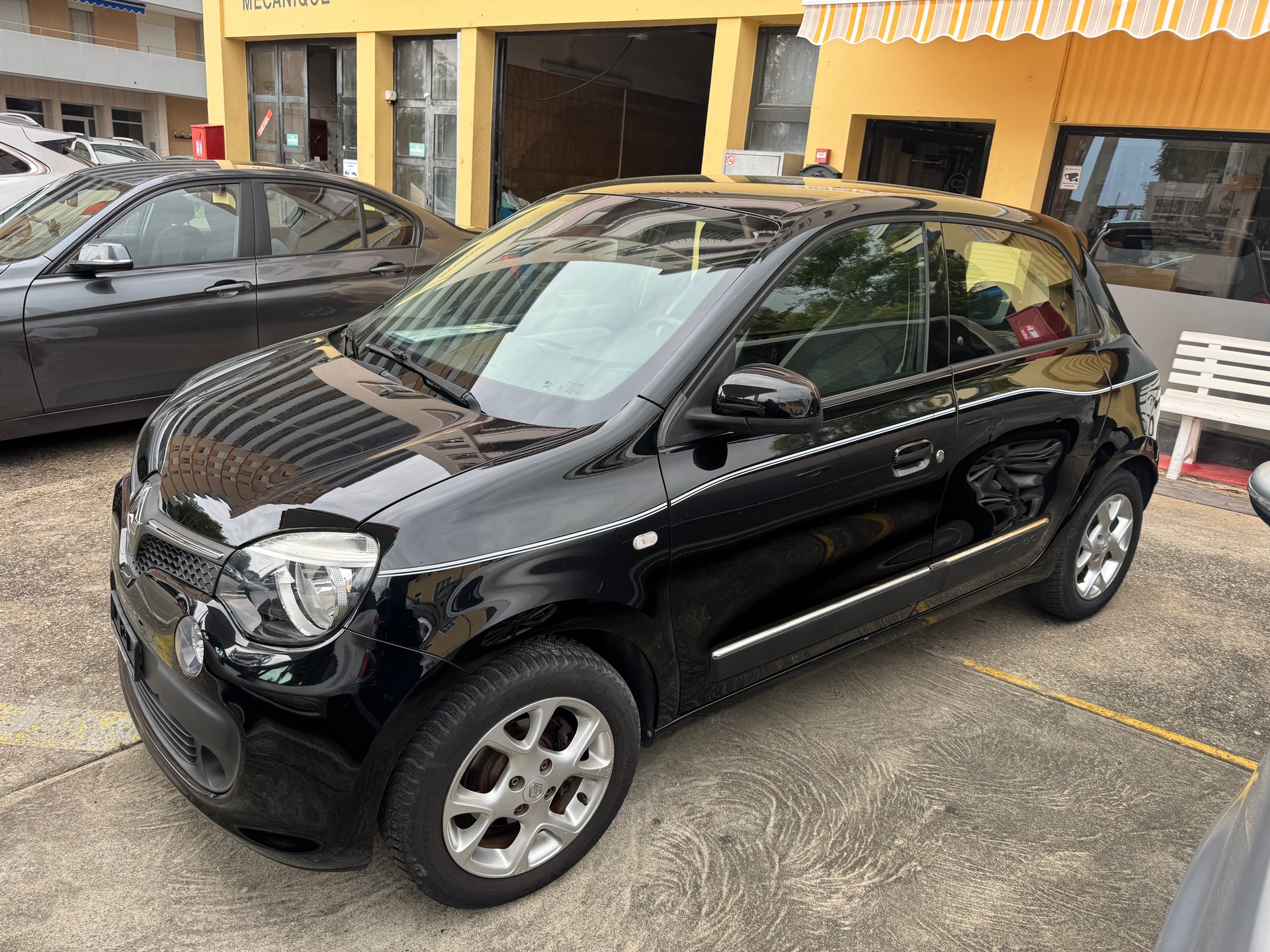 RENAULT Twingo 1.0 Life-image-1