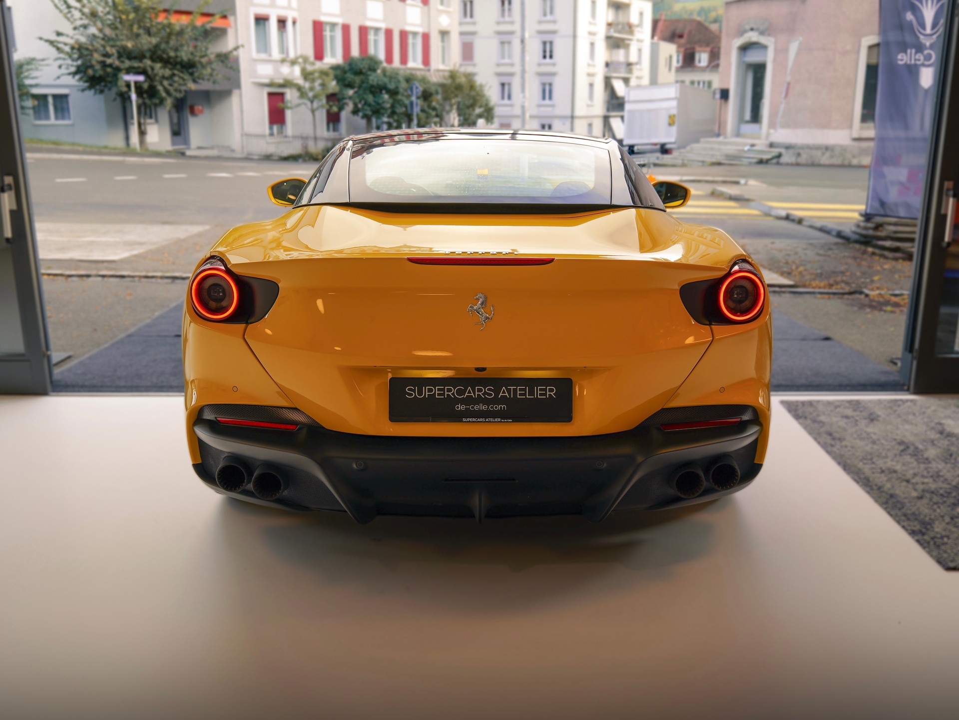 FERRARI Portofino M-image-9