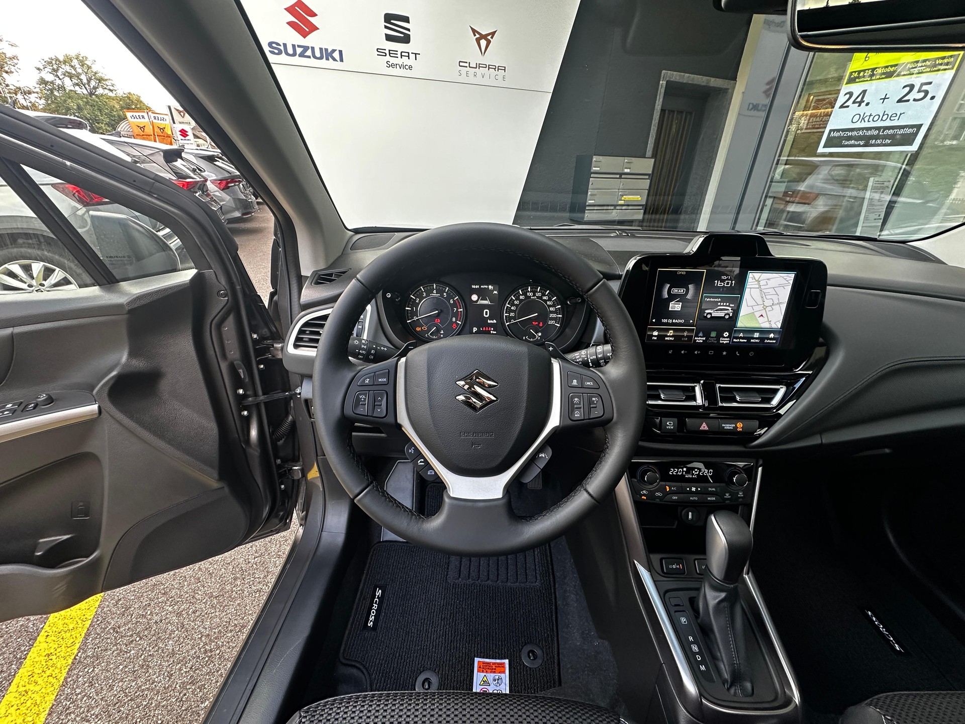 SUZUKI S-Cross 1.4 T Compact Top Hybrid 4x4-image-11