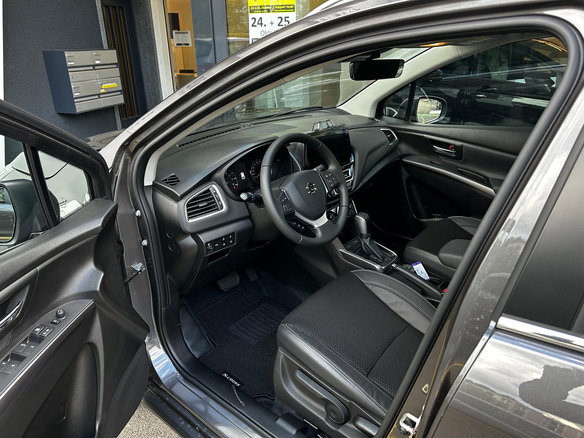 SUZUKI S-Cross 1.4 T Compact Top Hybrid 4x4-image-10