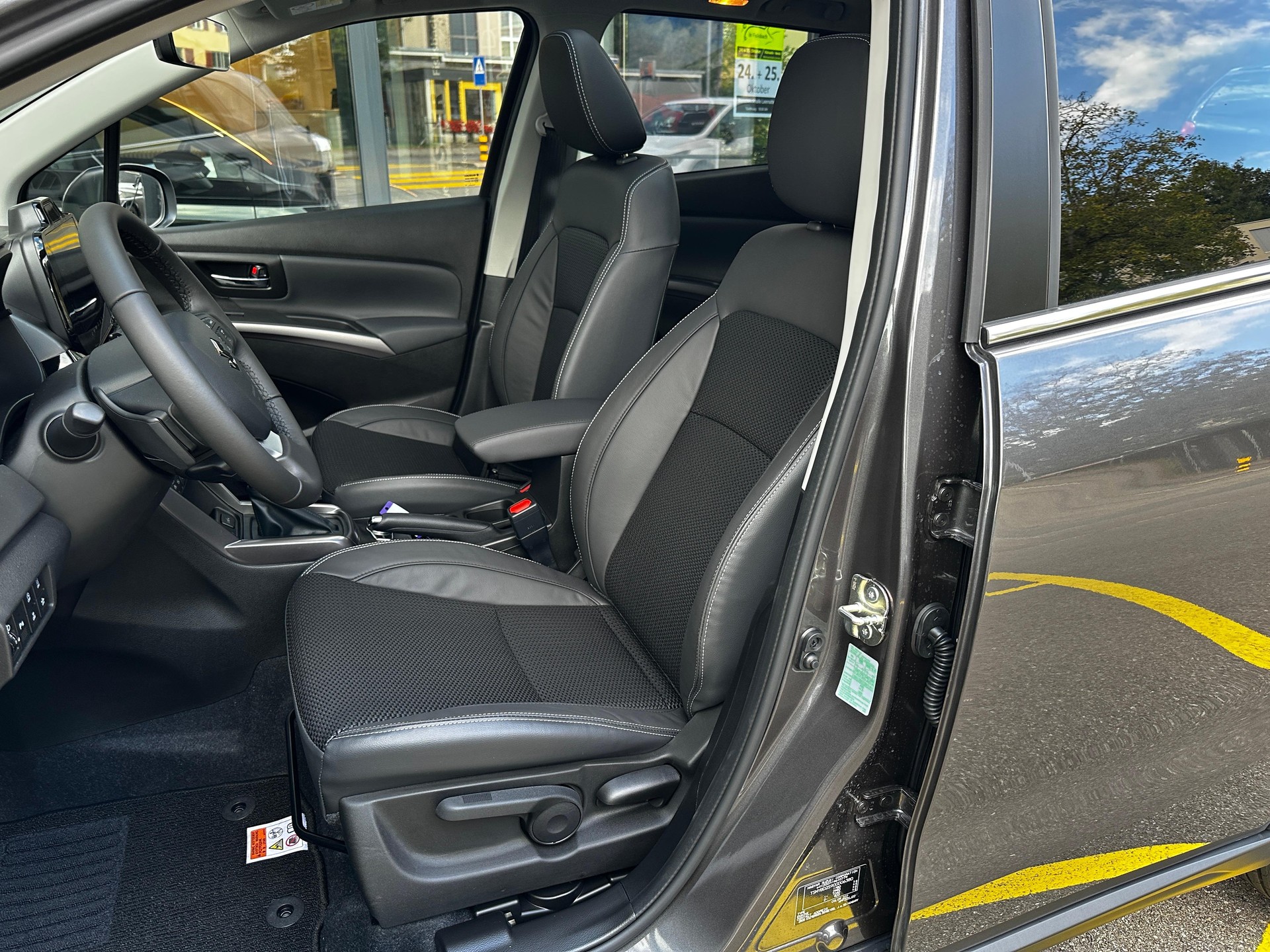 SUZUKI S-Cross 1.4 T Compact Top Hybrid 4x4-image-8