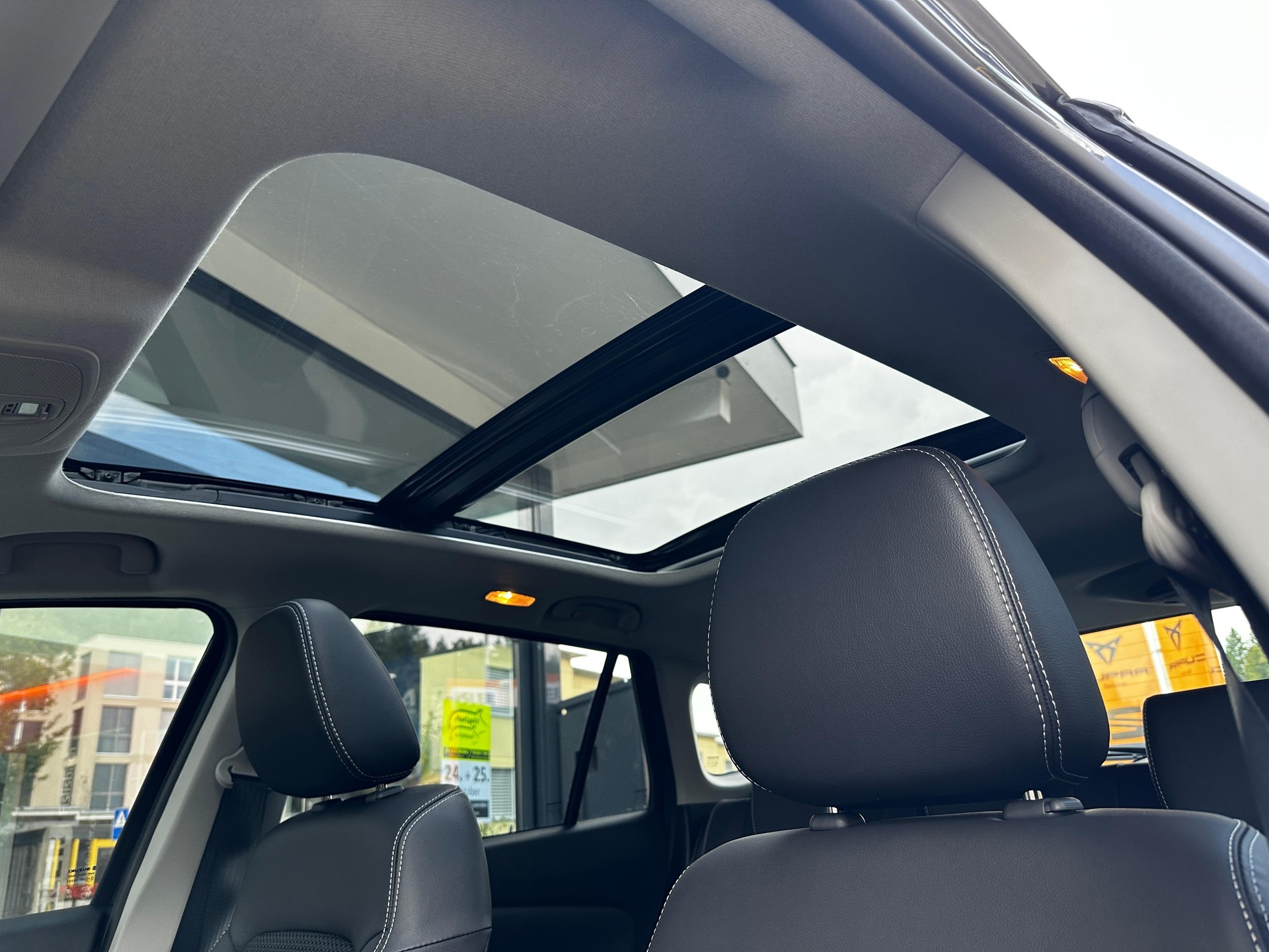 SUZUKI S-Cross 1.4 T Compact Top Hybrid 4x4-image-9