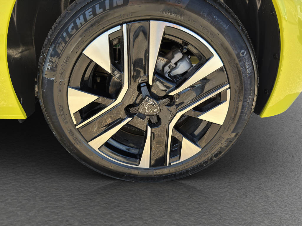 PEUGEOT 208 1.2 Hybrid Allure 50. Jahr-Jubiläum Ulrich-image-11