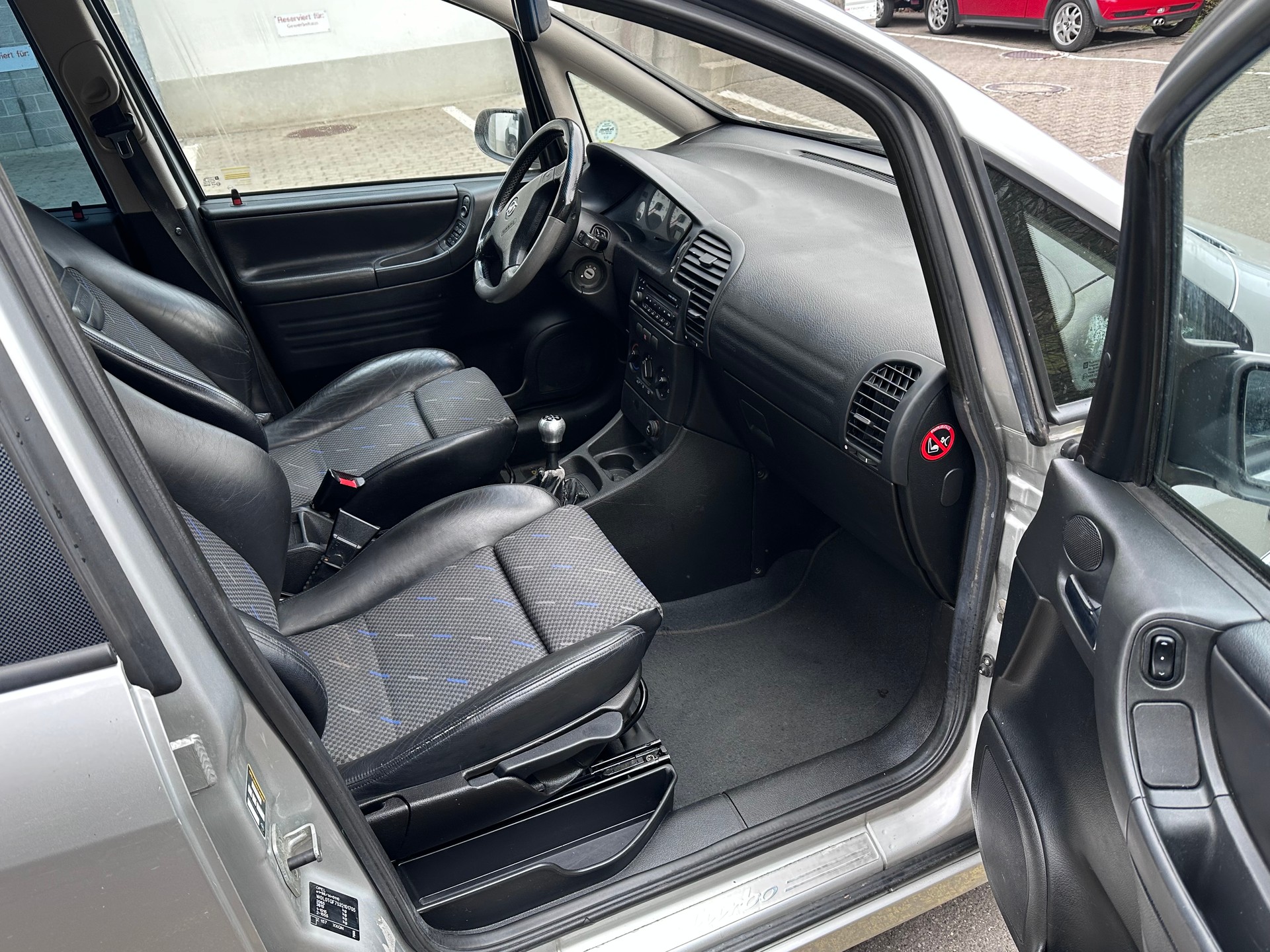 OPEL Zafira 2.0i Turbo OPC-image-13