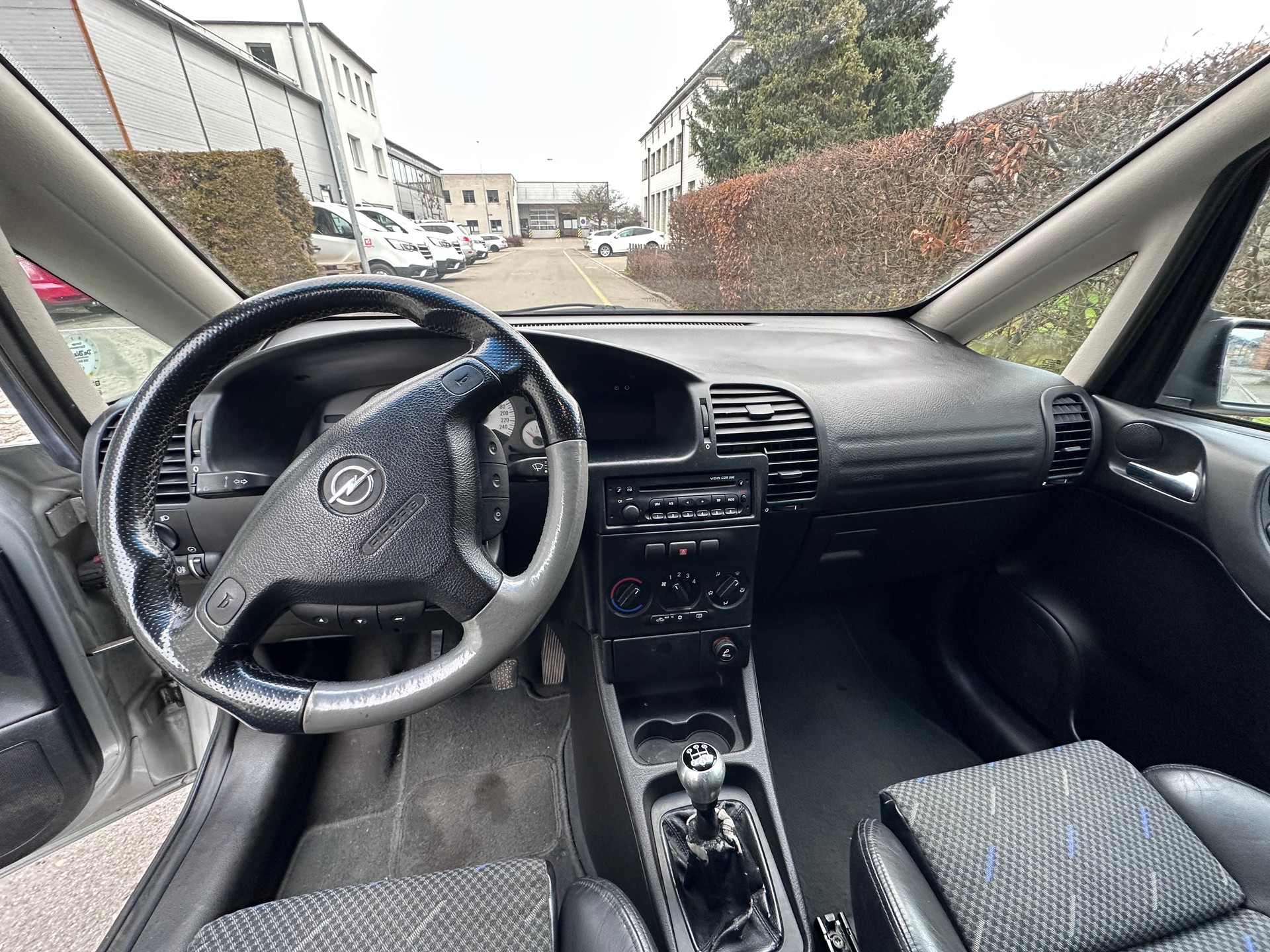 OPEL Zafira 2.0i Turbo OPC-image-10