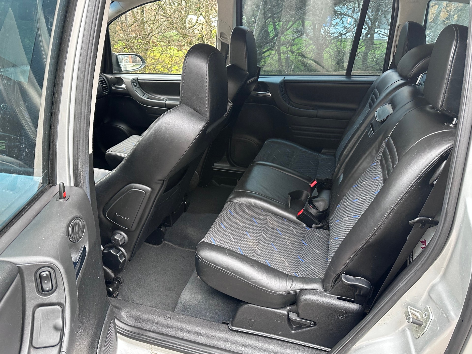 OPEL Zafira 2.0i Turbo OPC-image-9