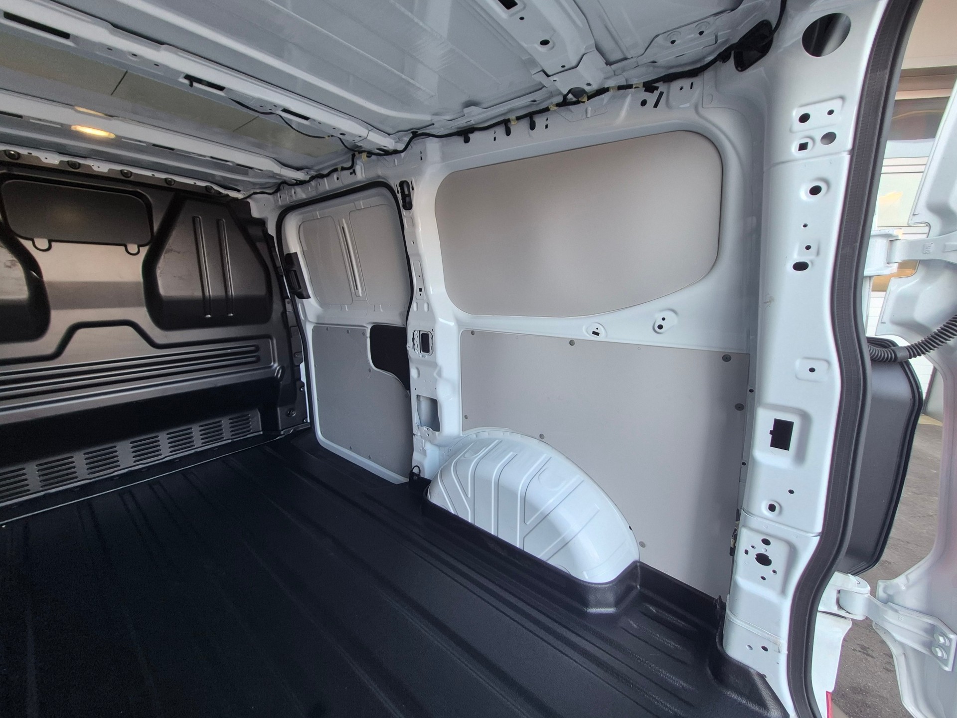 FORD Transit Custom Van 320 L1H1 Trend-image-6