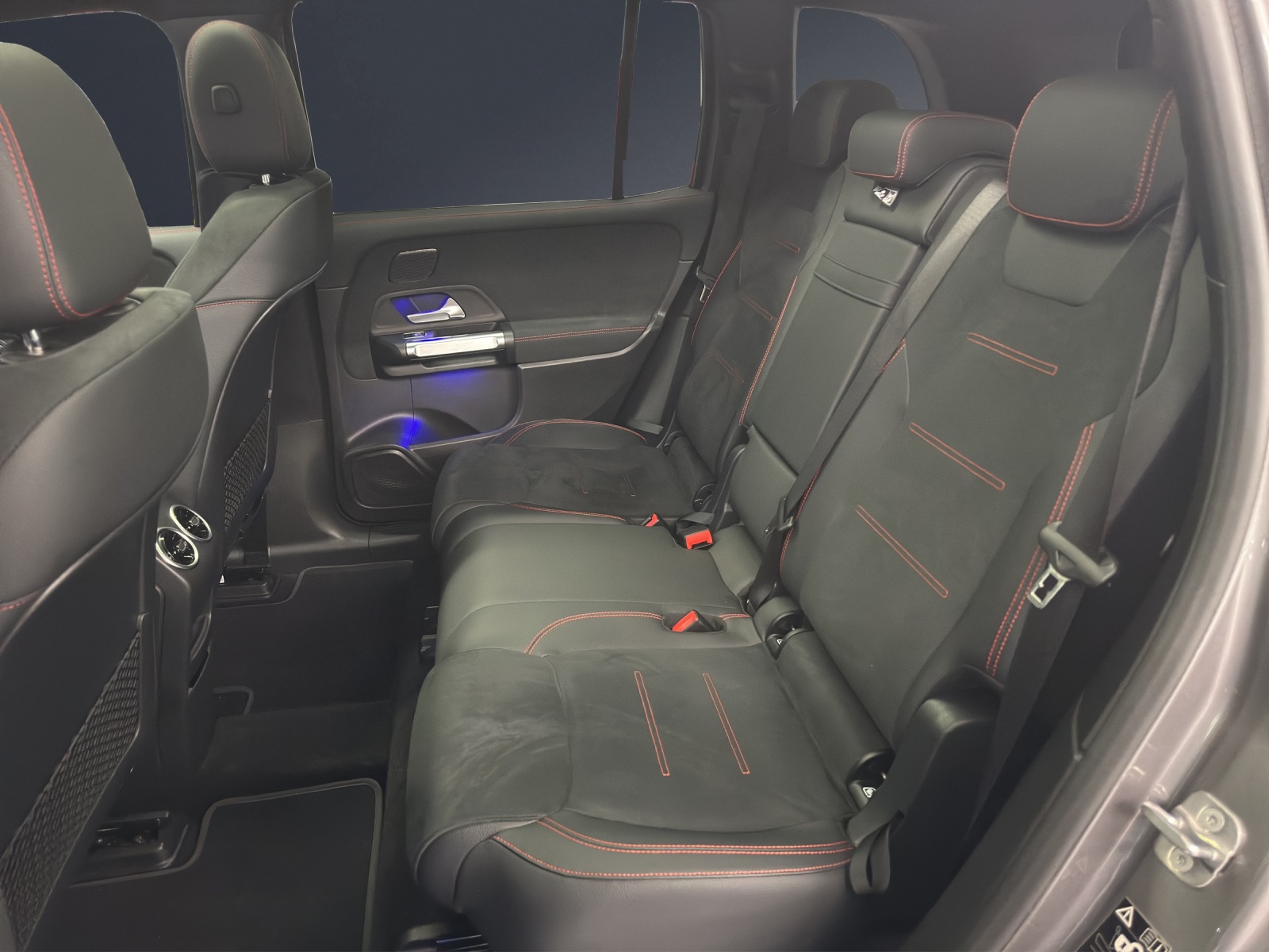 MERCEDES-BENZ EQB 350 4M Swiss Star-image-11