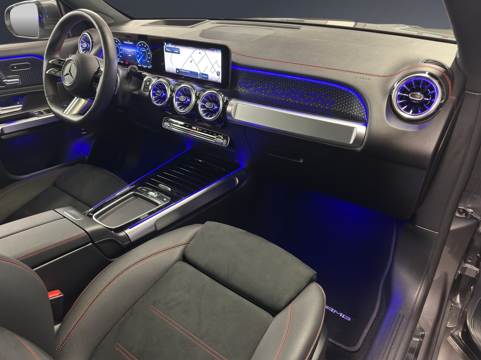MERCEDES-BENZ EQB 350 4M Swiss Star-image-6