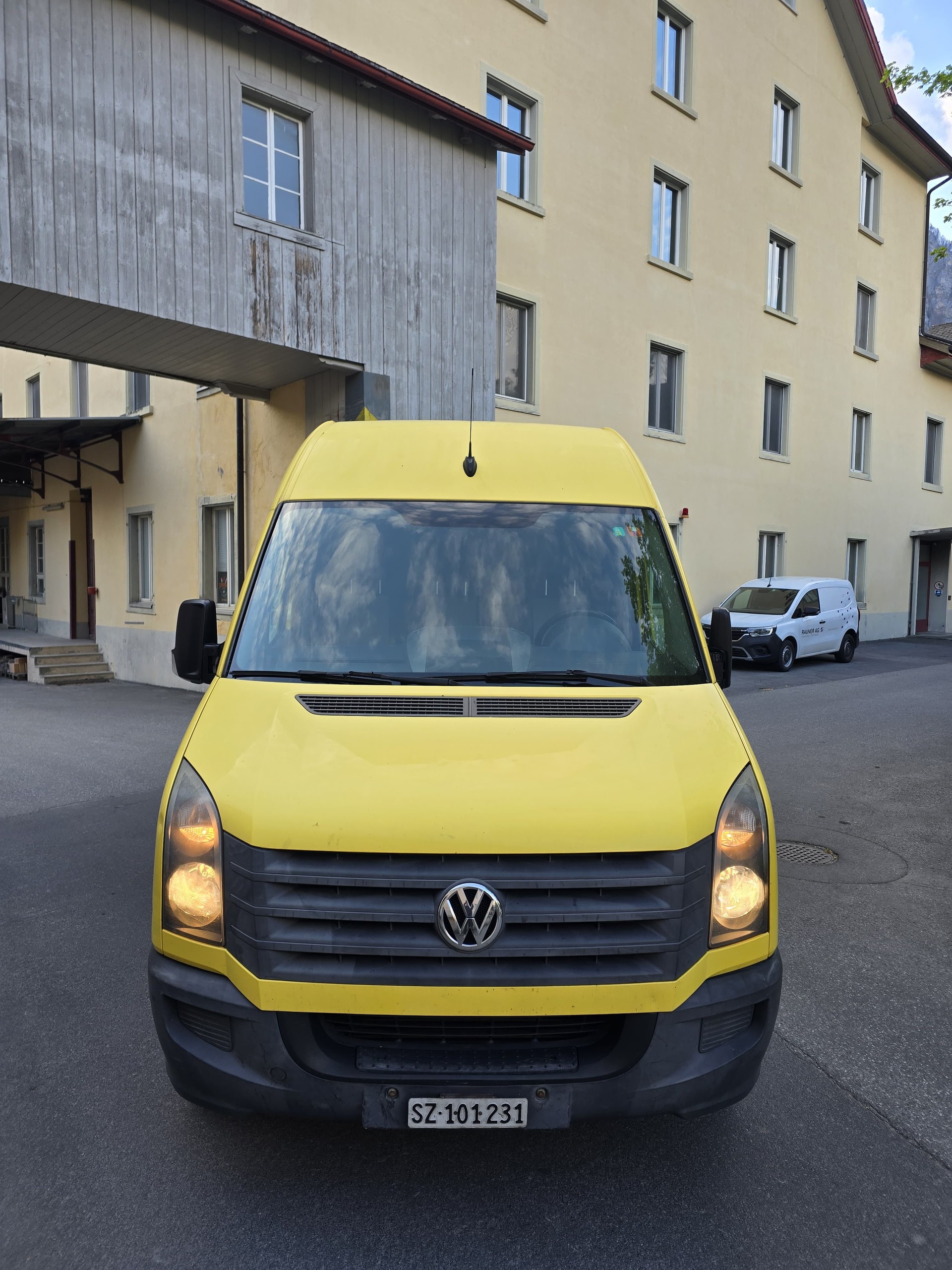 VW Crafter 35 2.0 BiTDI CR-image-0