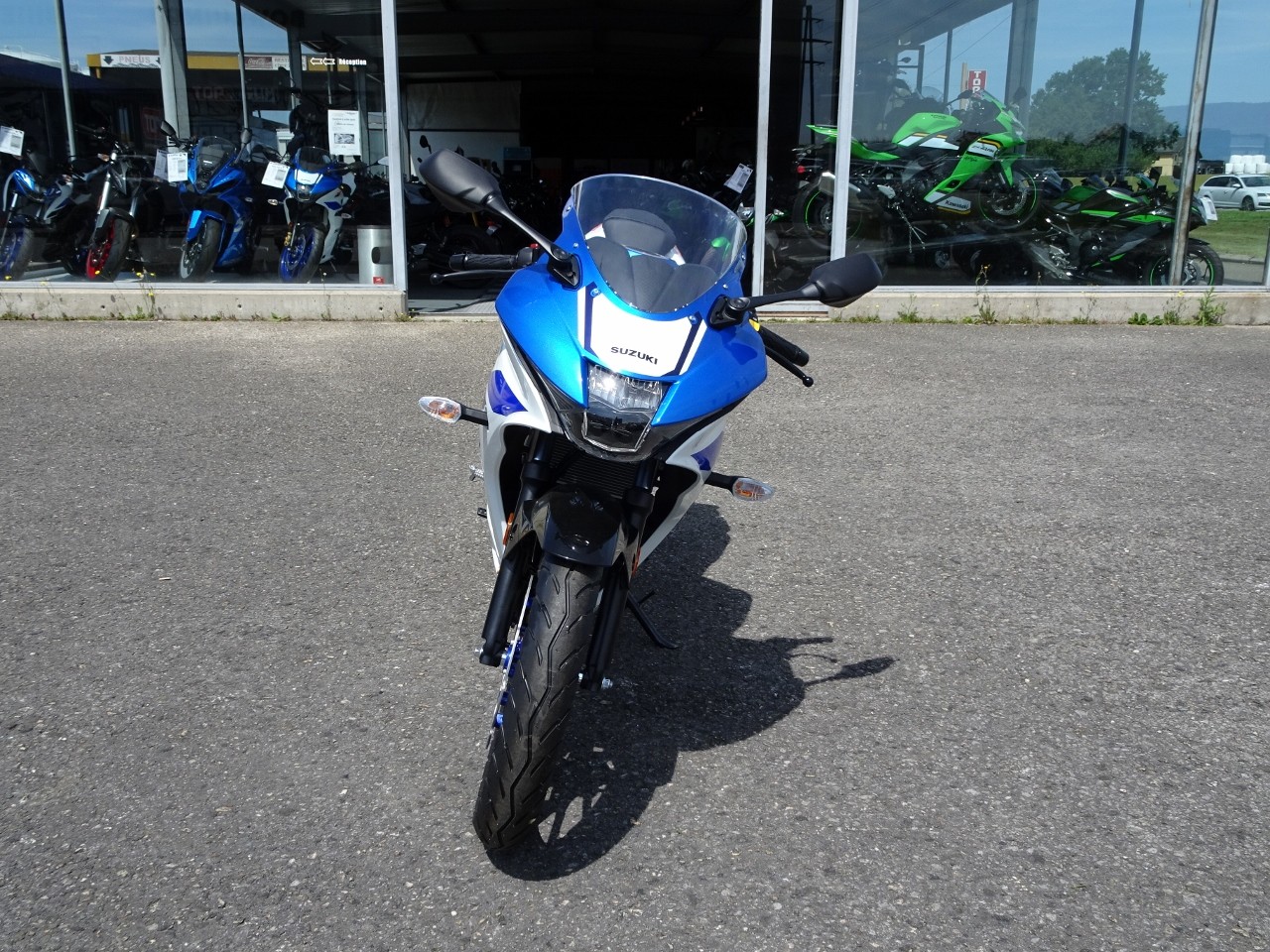 SUZUKI GSX-R 125-showroom-element-2