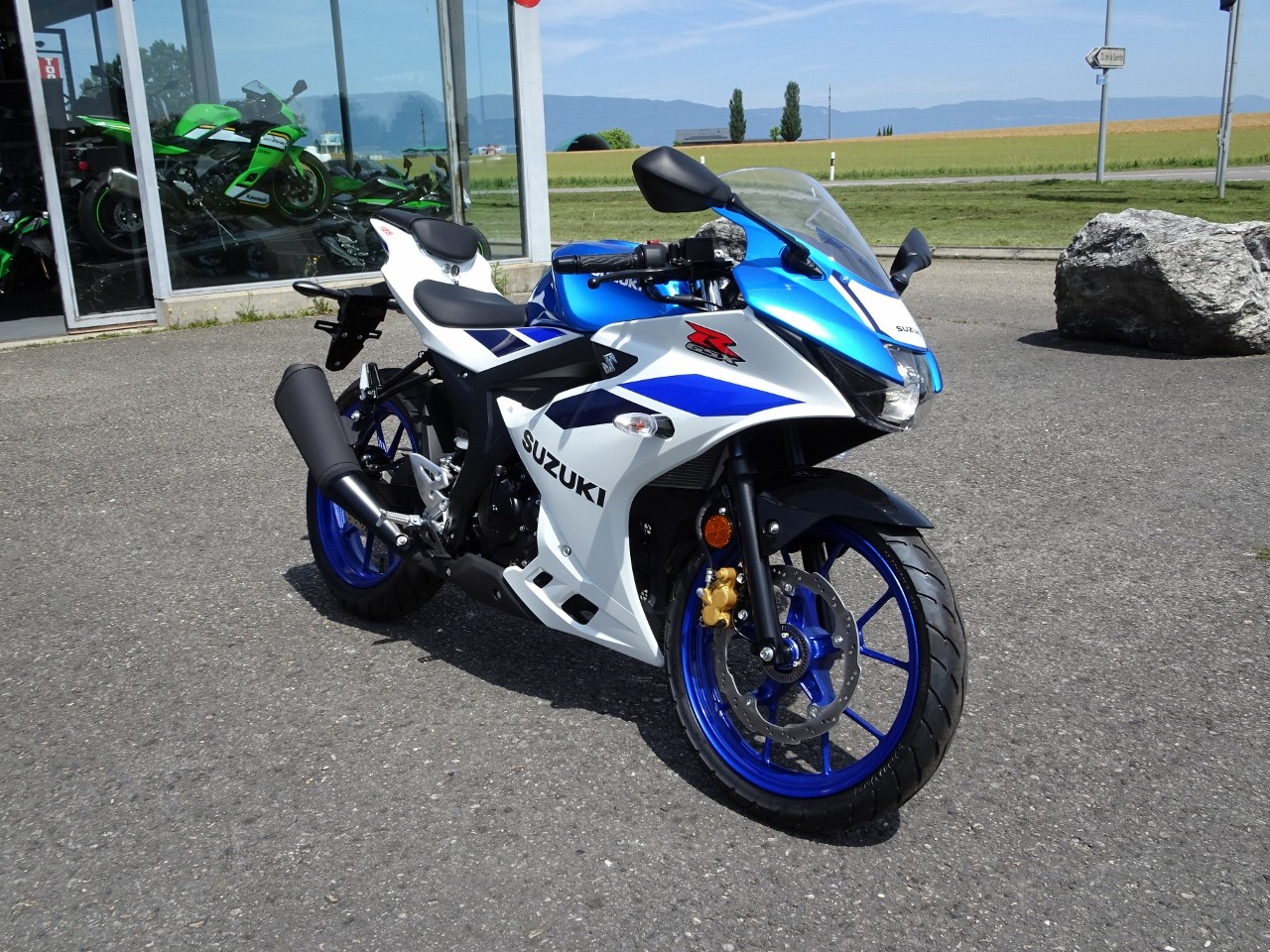 SUZUKI GSX-R 125-showroom-element-1