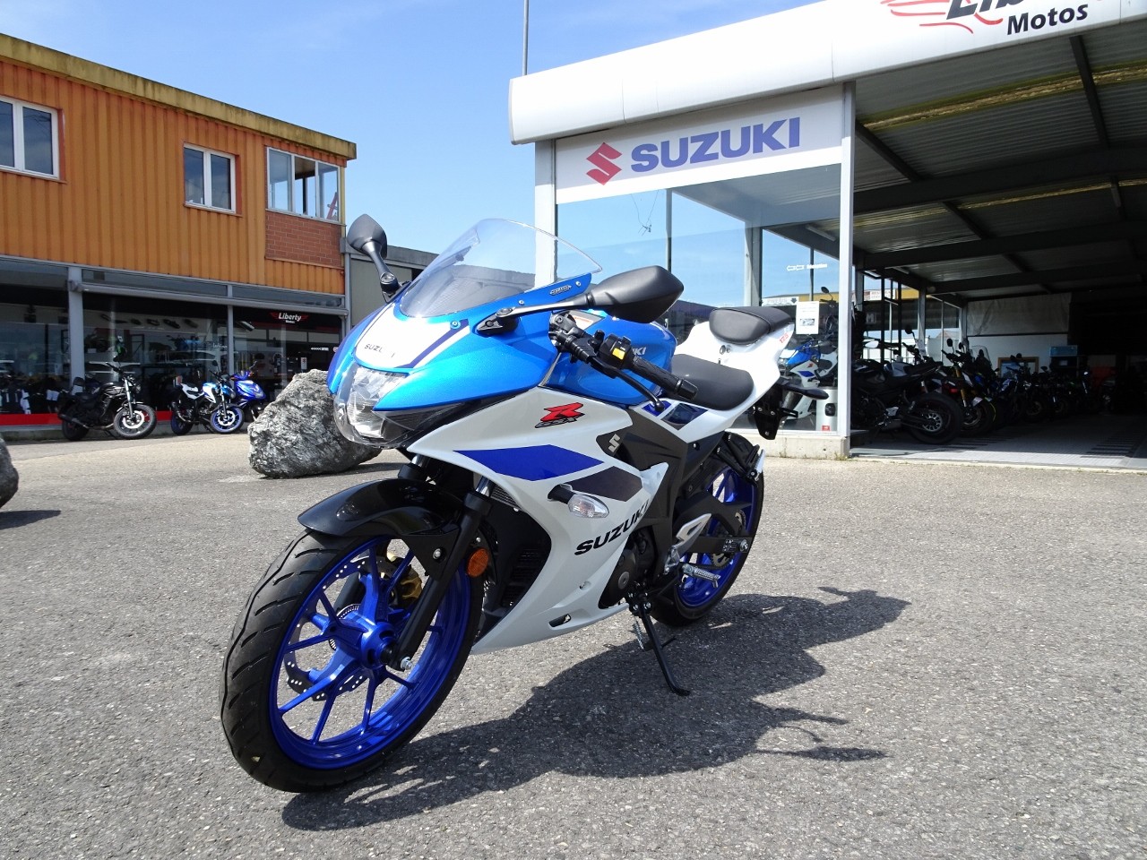 SUZUKI GSX-R 125-showroom-element-3