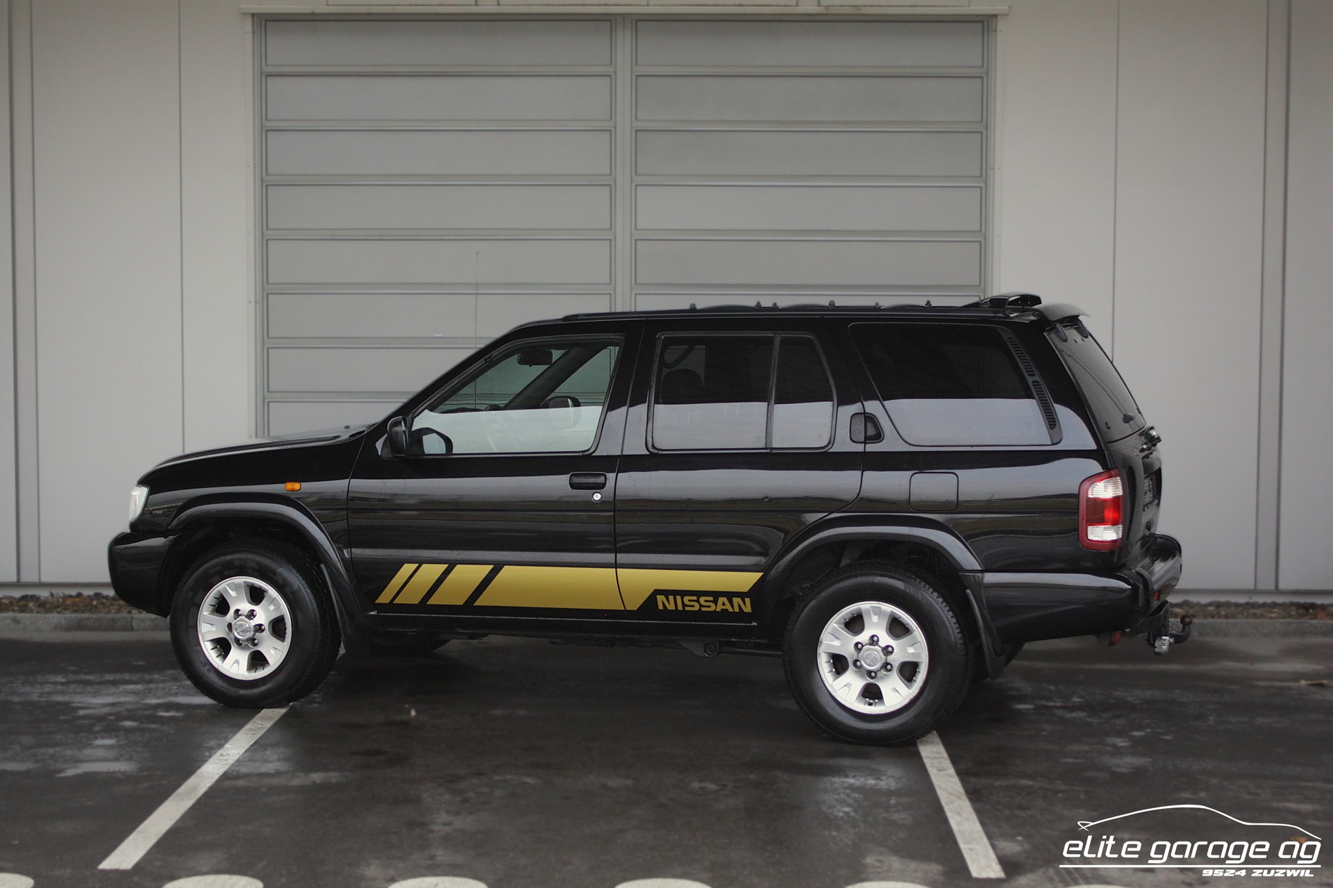 NISSAN Pathfinder 3.3 Exec. V6-image-2