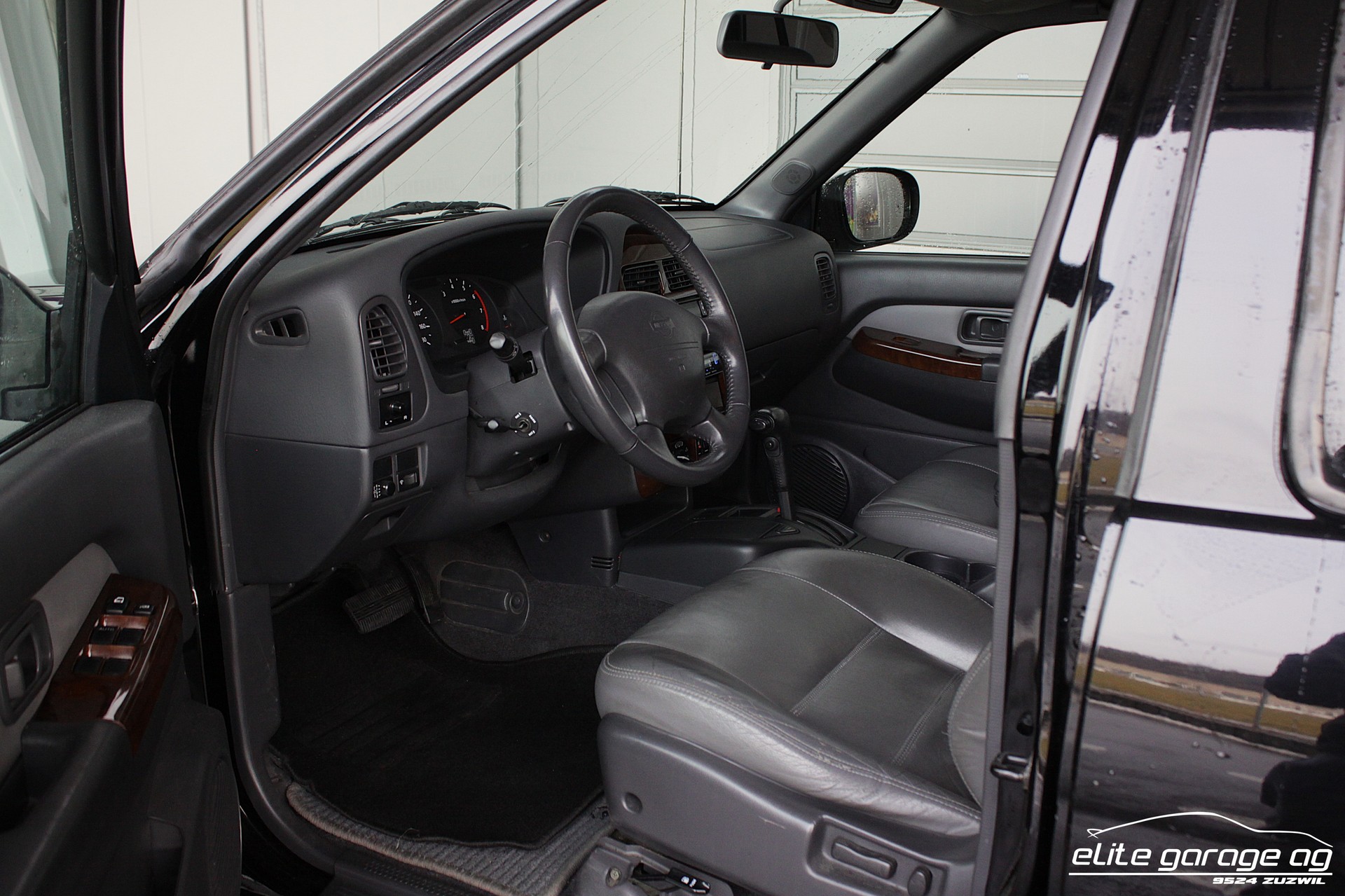 NISSAN Pathfinder 3.3 Exec. V6-image-13
