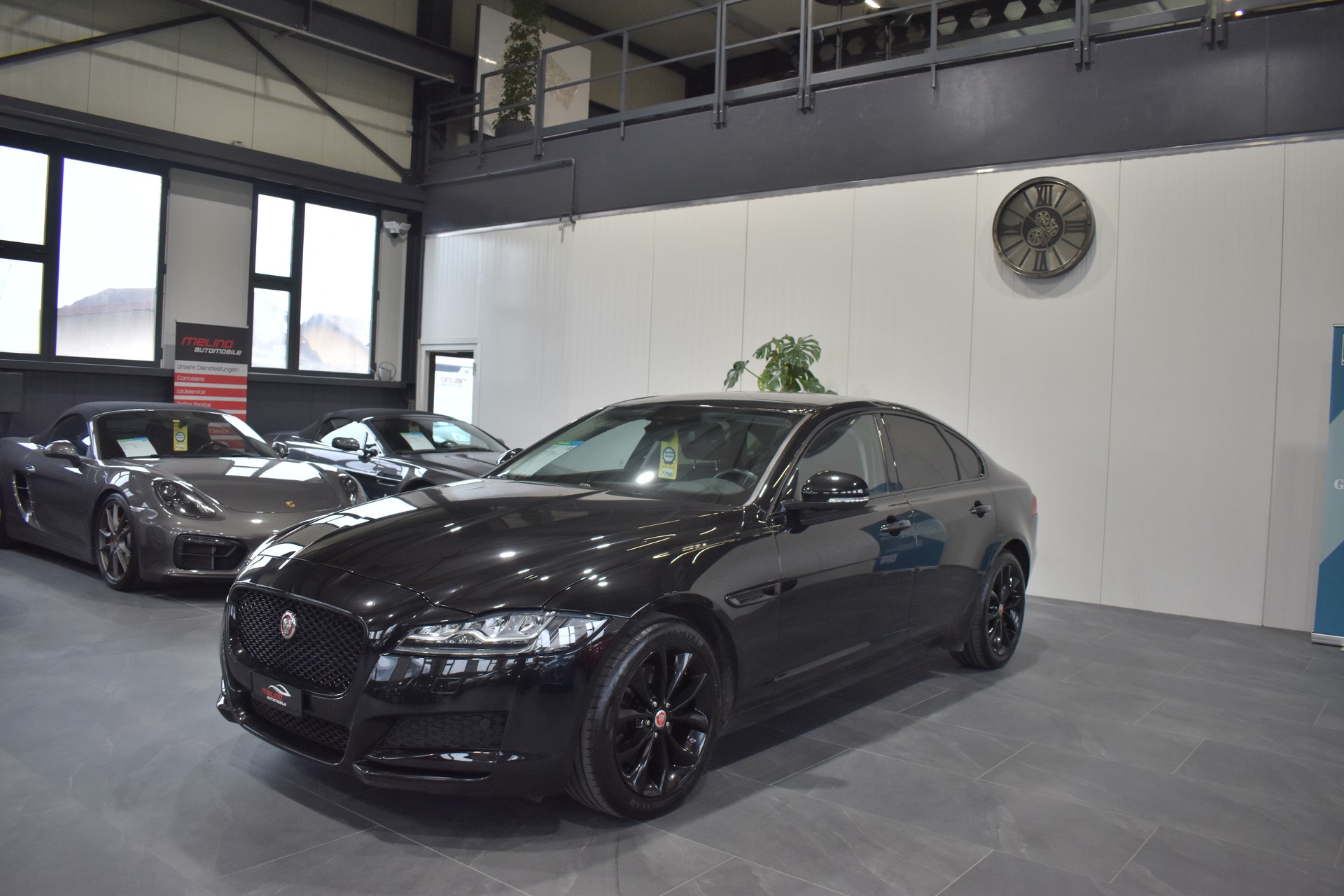 JAGUAR XF 25t Portfolio Automatic-image-1