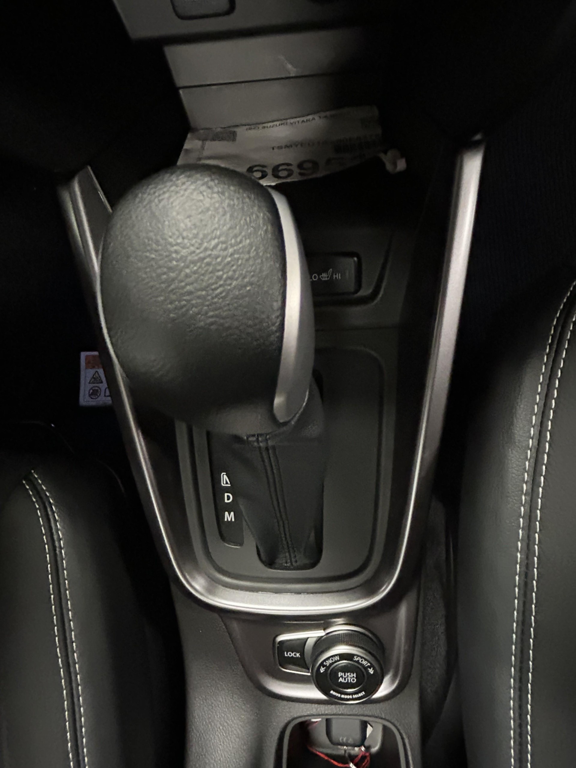 SUZUKI S-Cross 1.4 T Sakura Top Hybrid 4x4-image-11