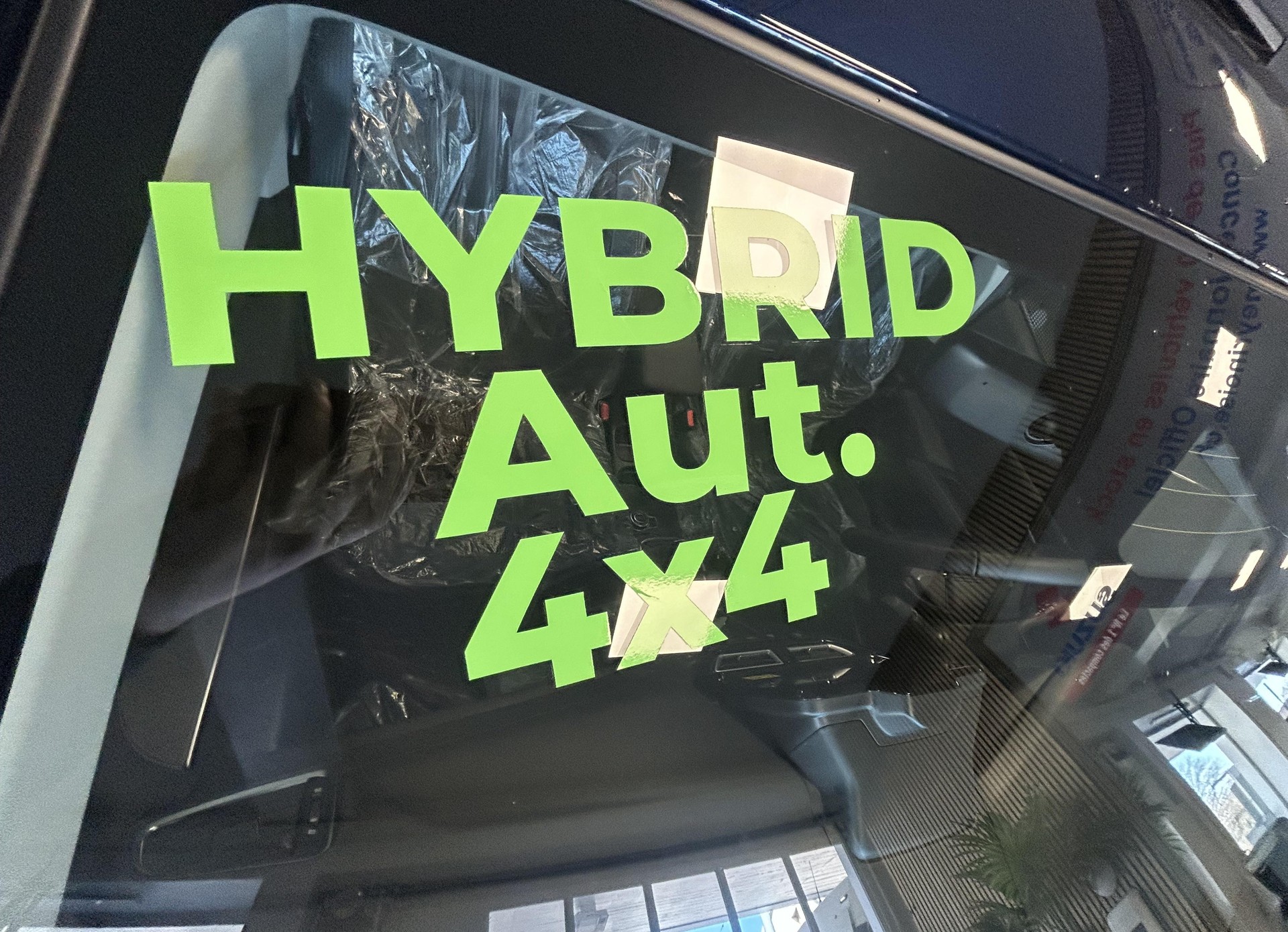 SUZUKI S-Cross 1.4 T Sakura Top Hybrid 4x4-image-1