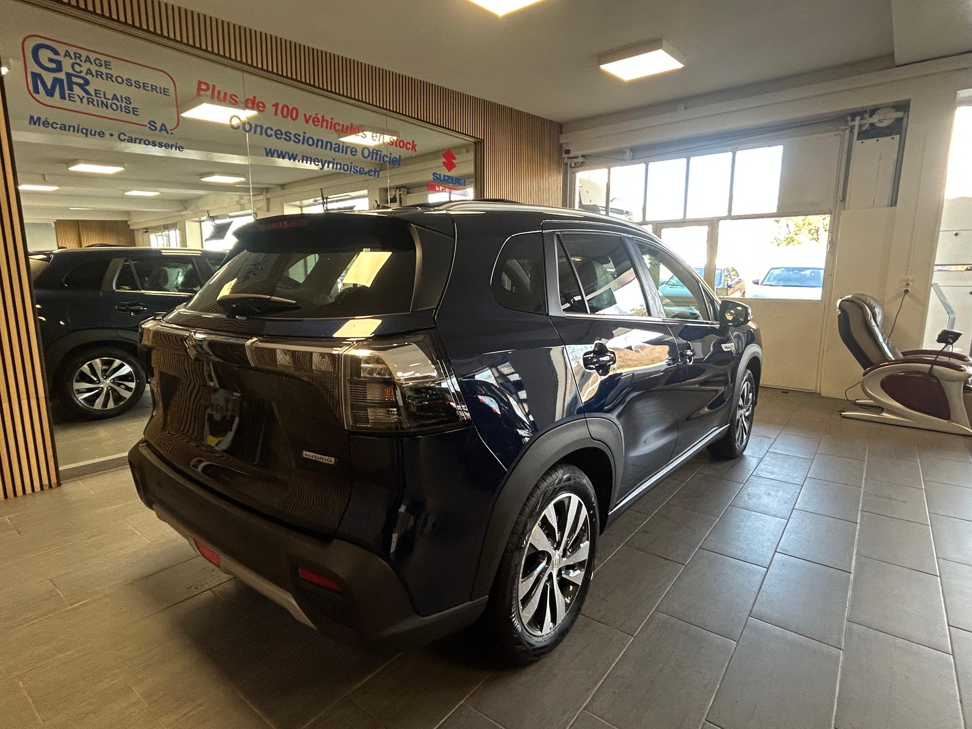 SUZUKI S-Cross 1.4 T Sakura Top Hybrid 4x4-image-8