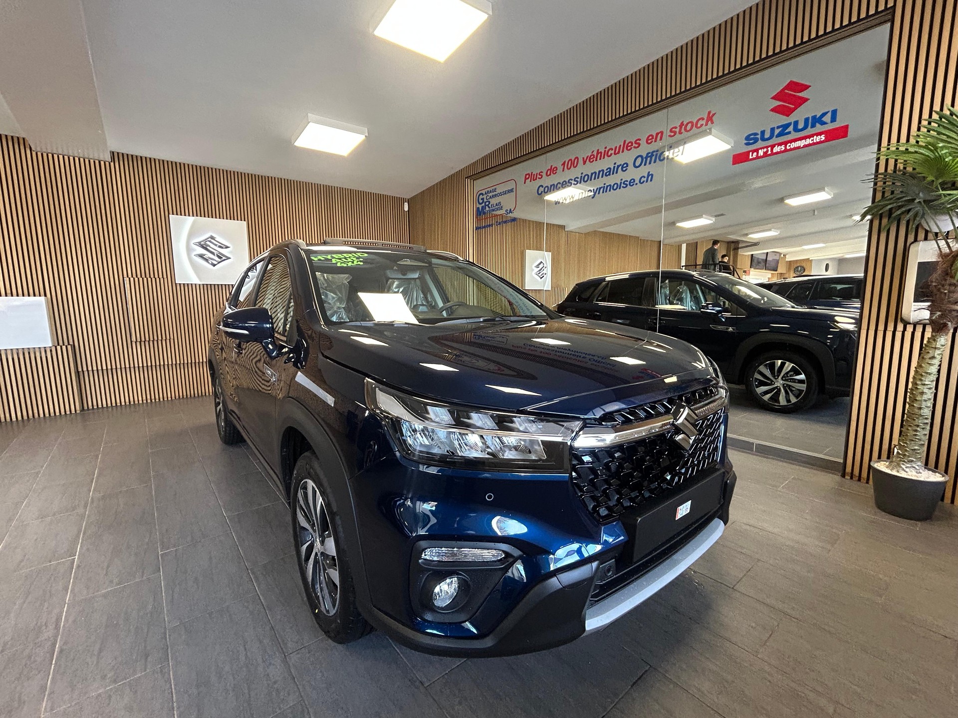 SUZUKI S-Cross 1.4 T Sakura Top Hybrid 4x4 4 ROUES HIVER OFFERT-image-3