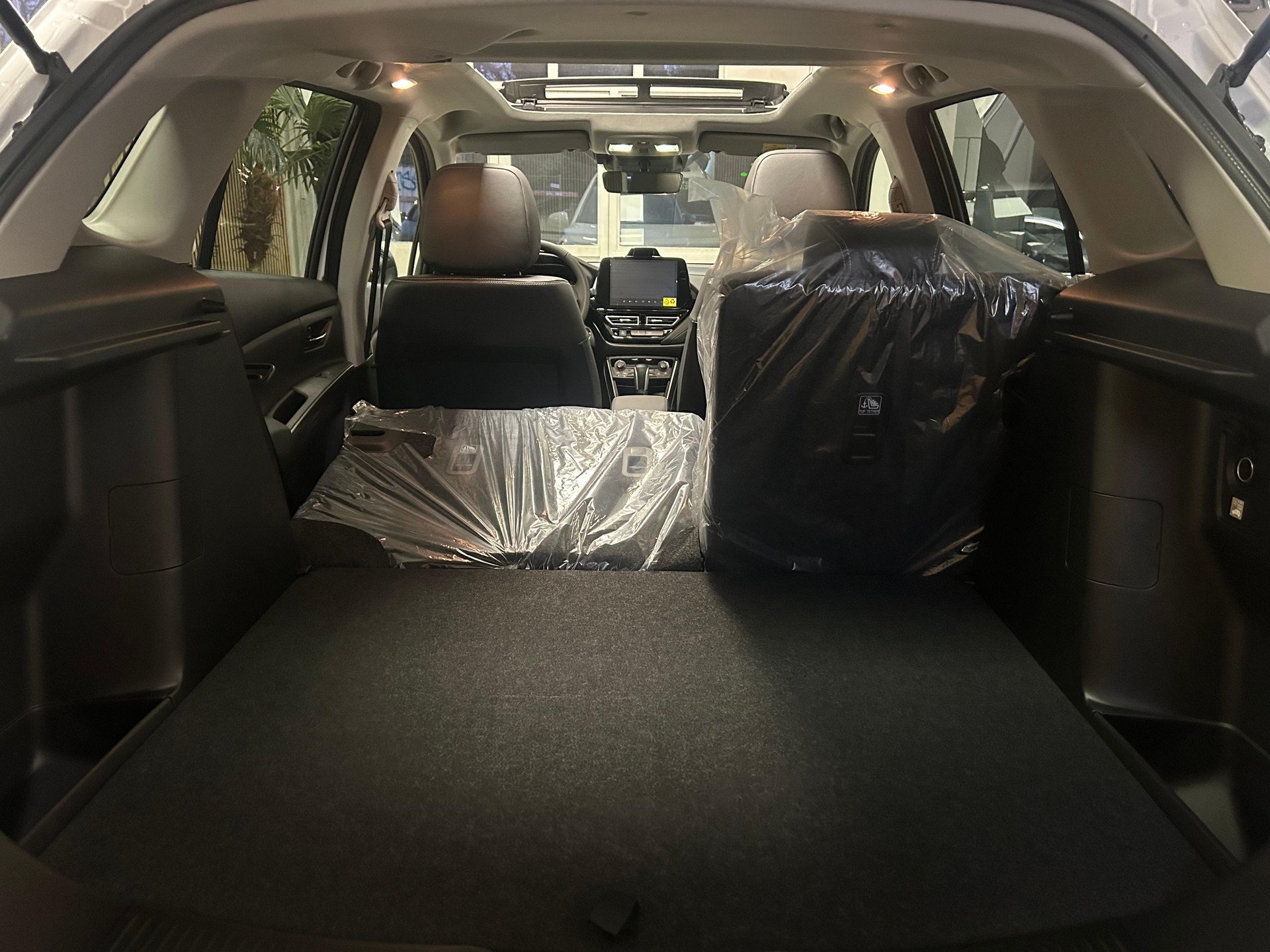 SUZUKI S-Cross 1.4 T Sakura Top Hybrid 4x4-image-21
