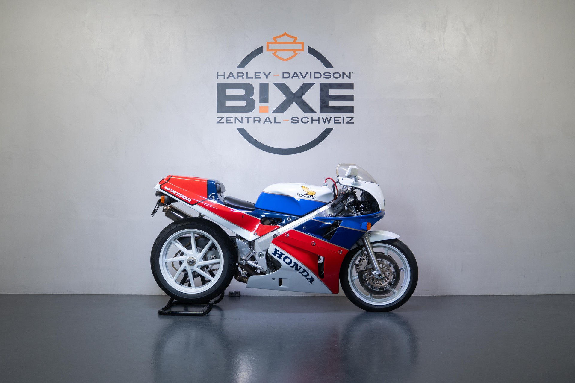 HONDA VFR 750 R
