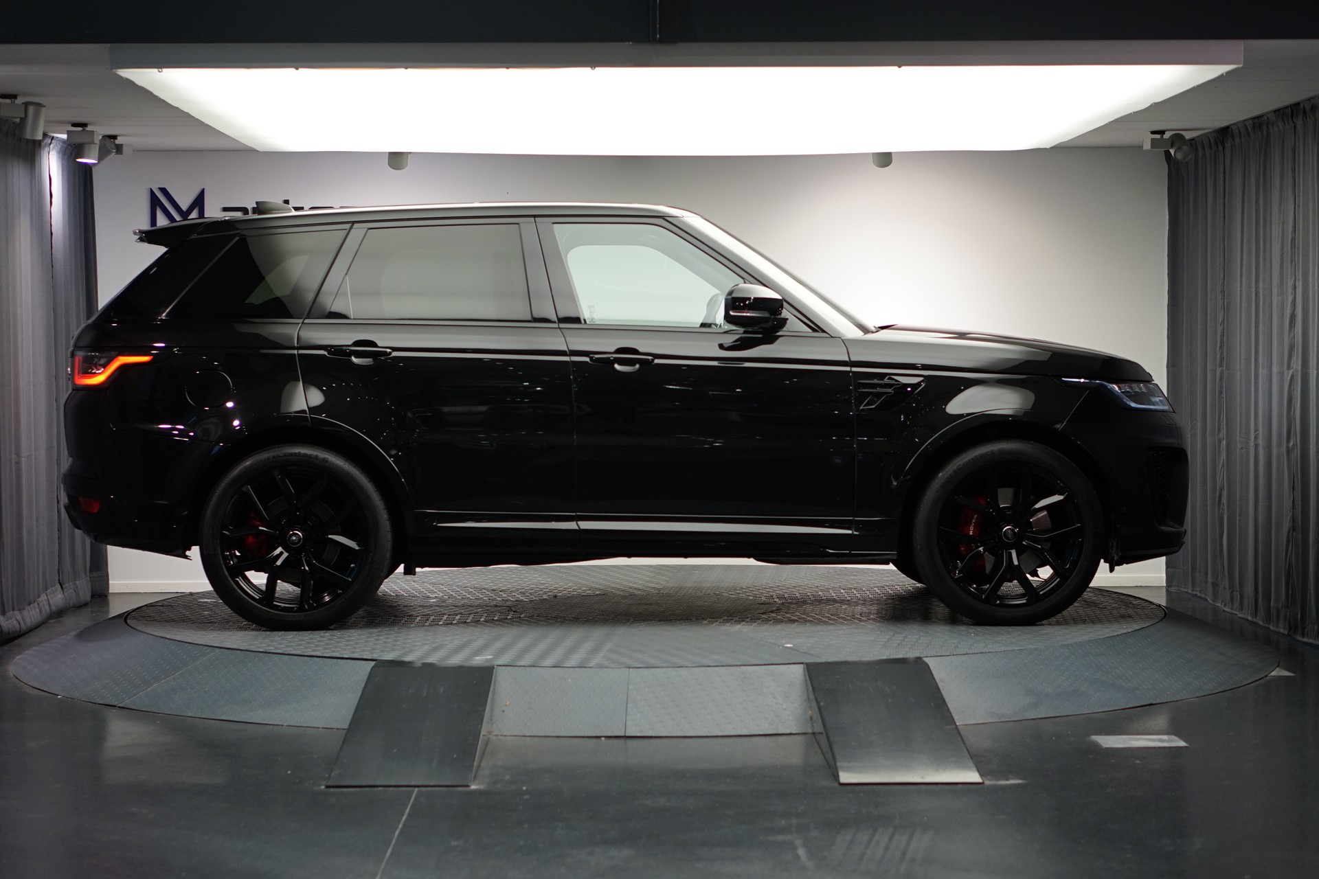 LAND ROVER Range Rover Sport 5.0 V8 S/C SVR Automatic *CH-Fahrzeug* *AHK* *Panoramadach*-image-3