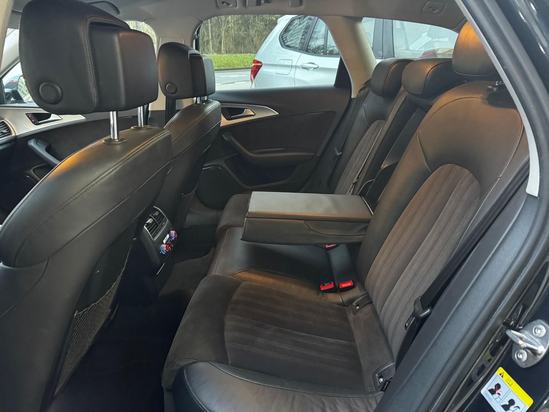 AUDI A6 allroad 3.0 TDI V6 quattro S-tronic-image-16