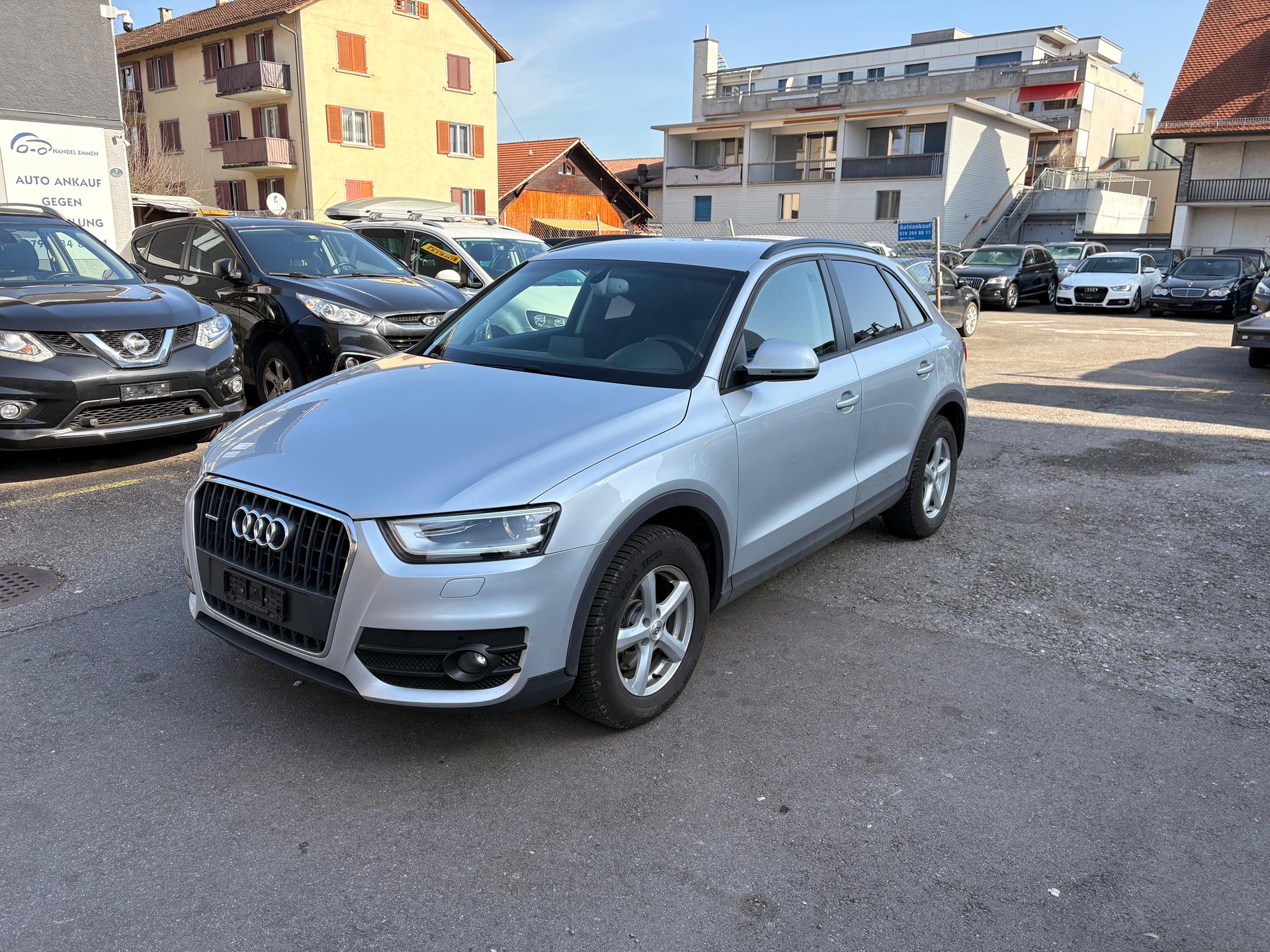 AUDI Q3 2.0 TDI quattro S-tronic-image-1