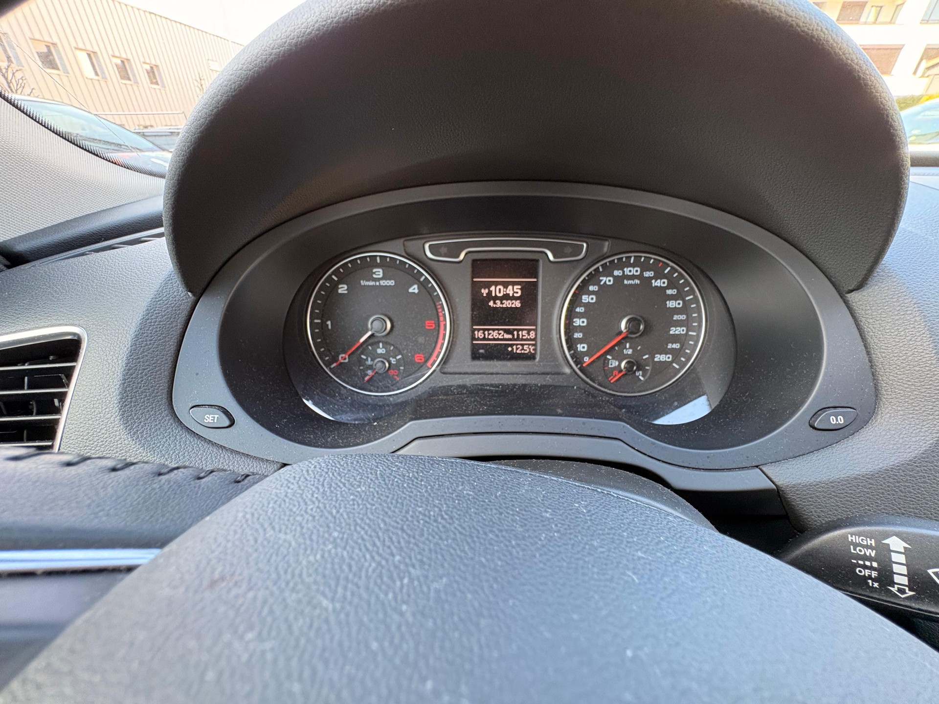 AUDI Q3 2.0 TDI quattro S-tronic-image-11