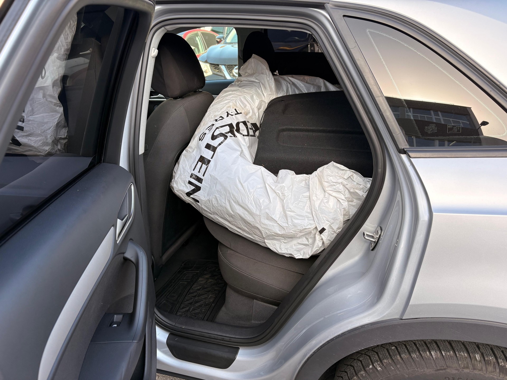 AUDI Q3 2.0 TDI quattro S-tronic-image-9